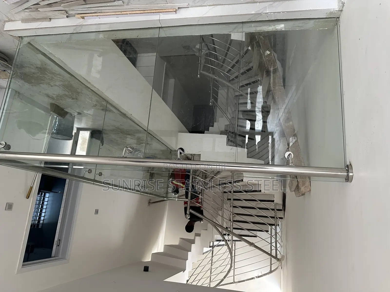 Stainless Glass and Frameless Design