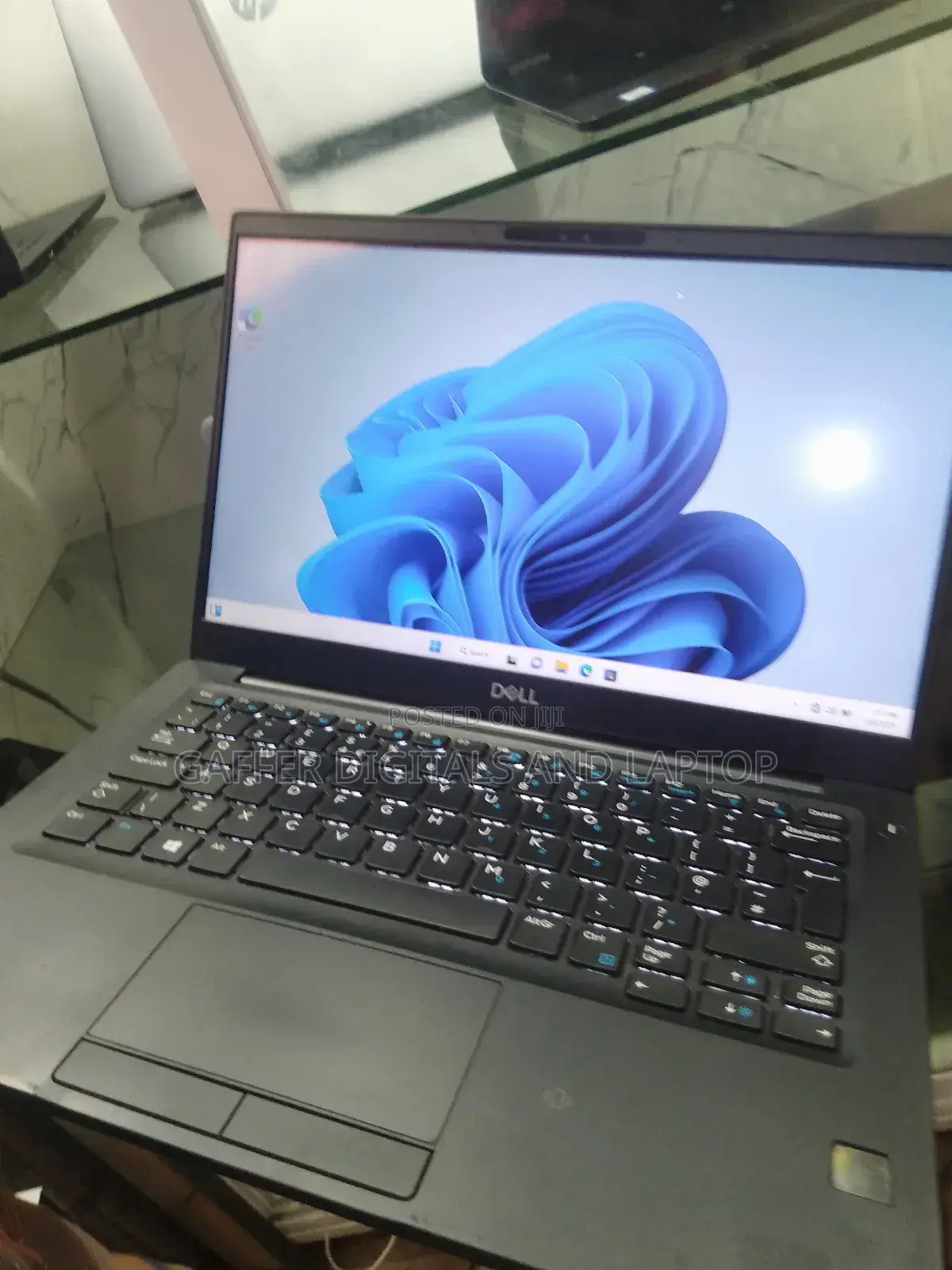 New Laptop Dell Latitude 7390 8GB Intel Core i5 SSD 256GB