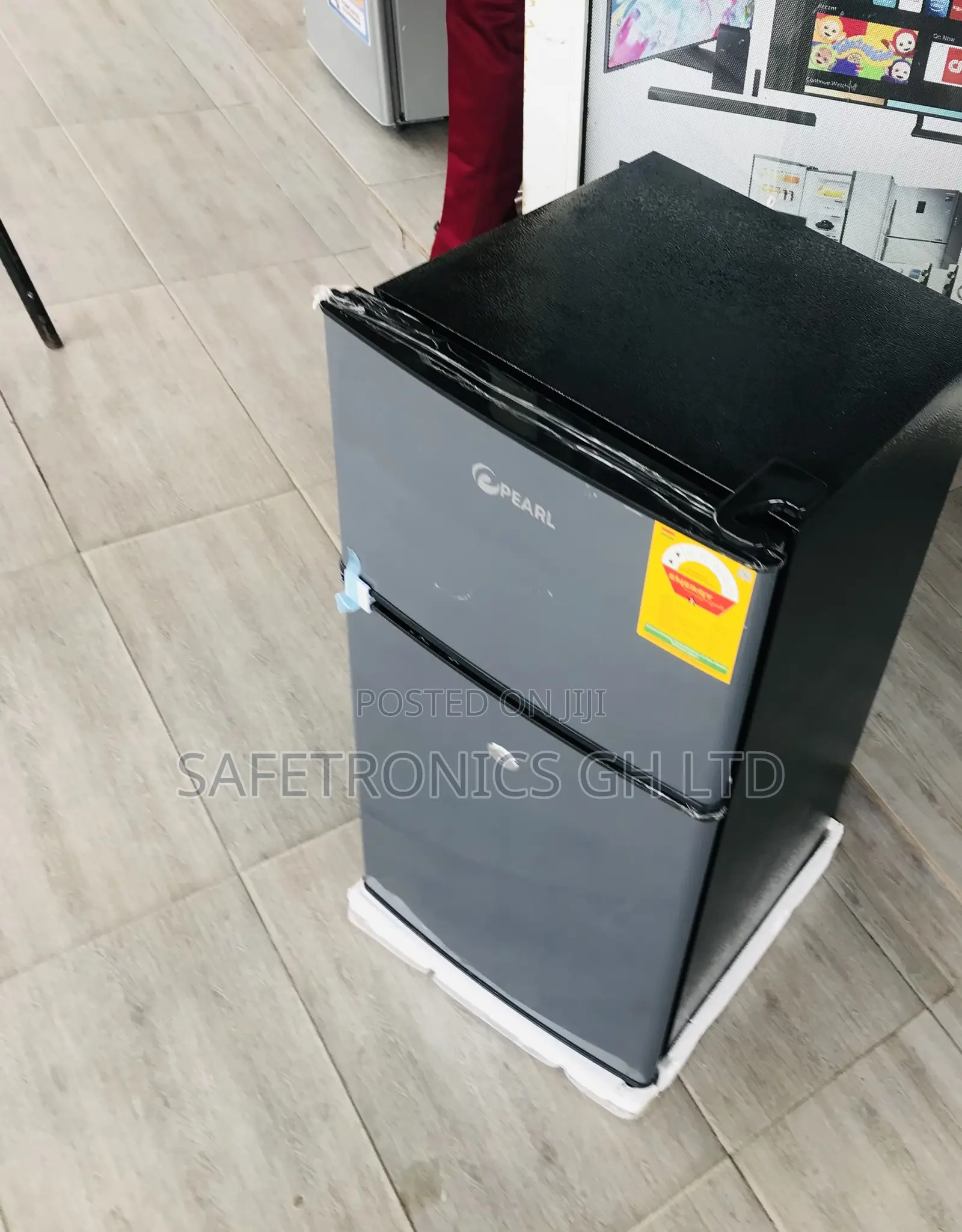 Get Defrost Pearl 2 Doors Top Mount Tabletop Black 90L