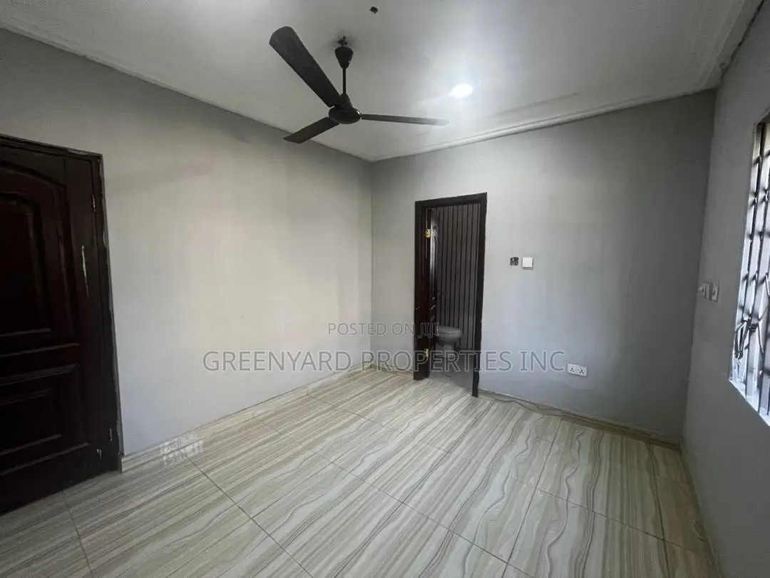 3bdrm House in Amrahia, Adenta for sale