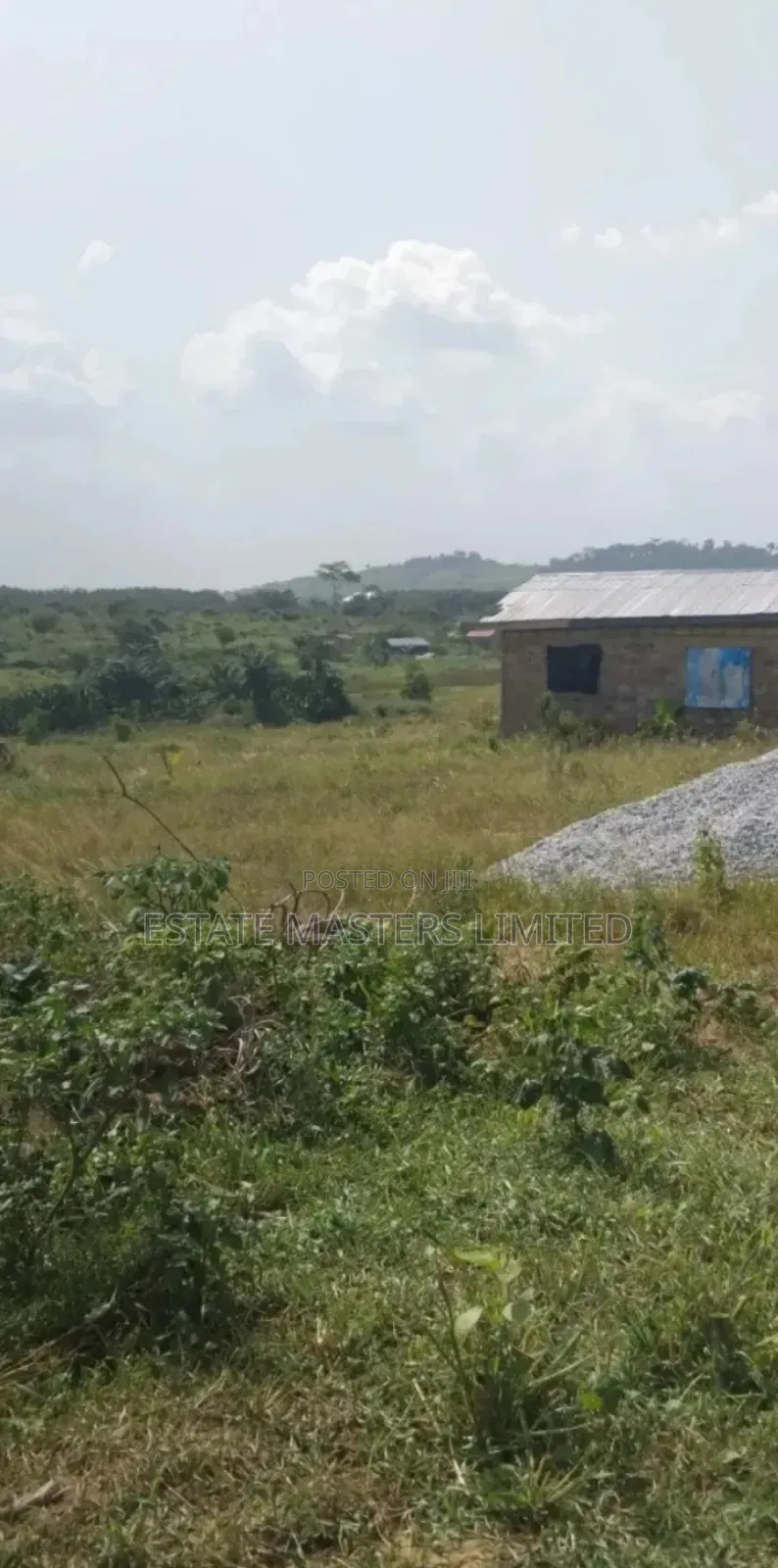 Estate Land With Endless Blue Skies and Fresh Air, Dominase