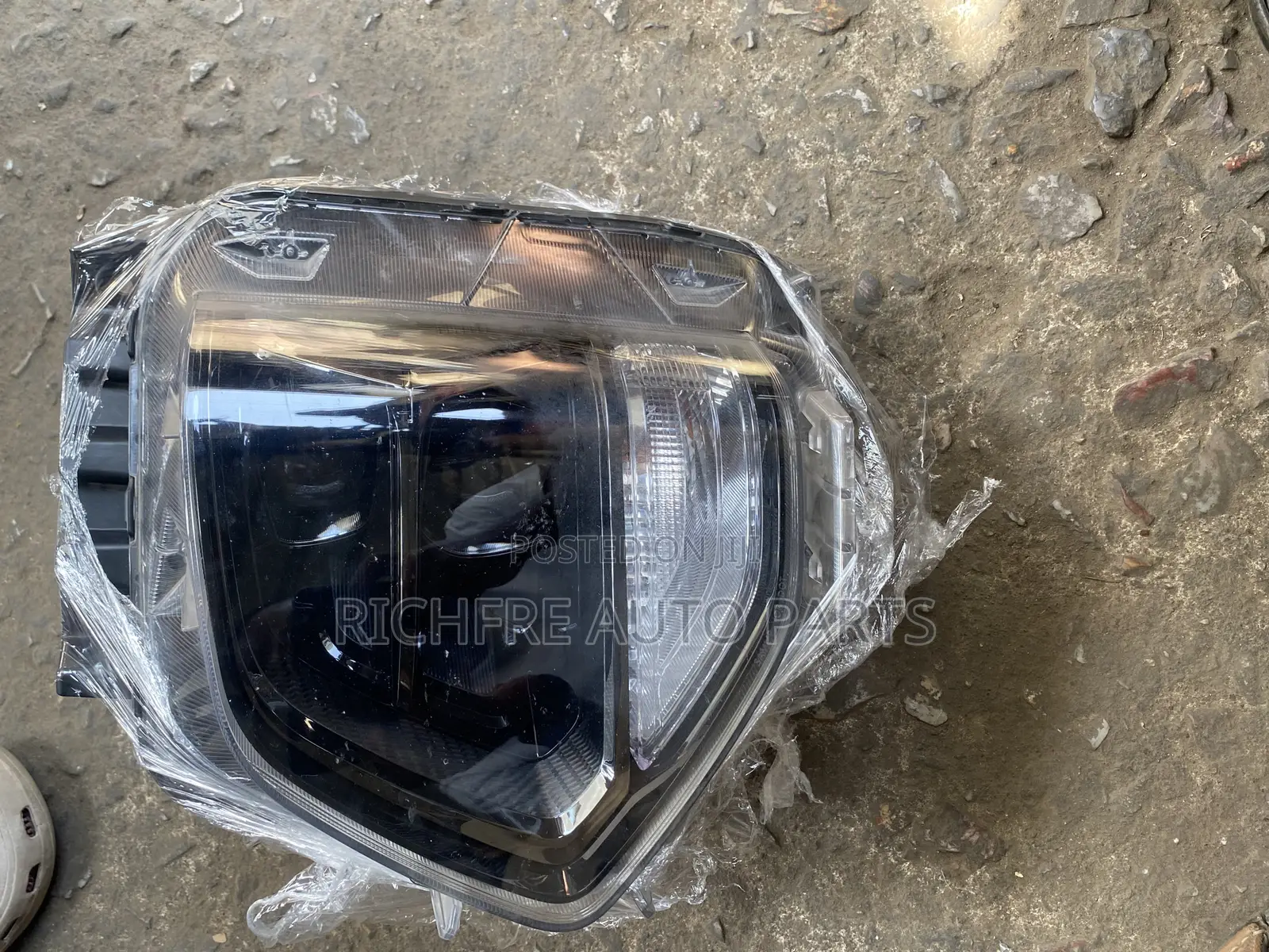 Hyundai Santa Fe 2019,2020,2021 Headlight