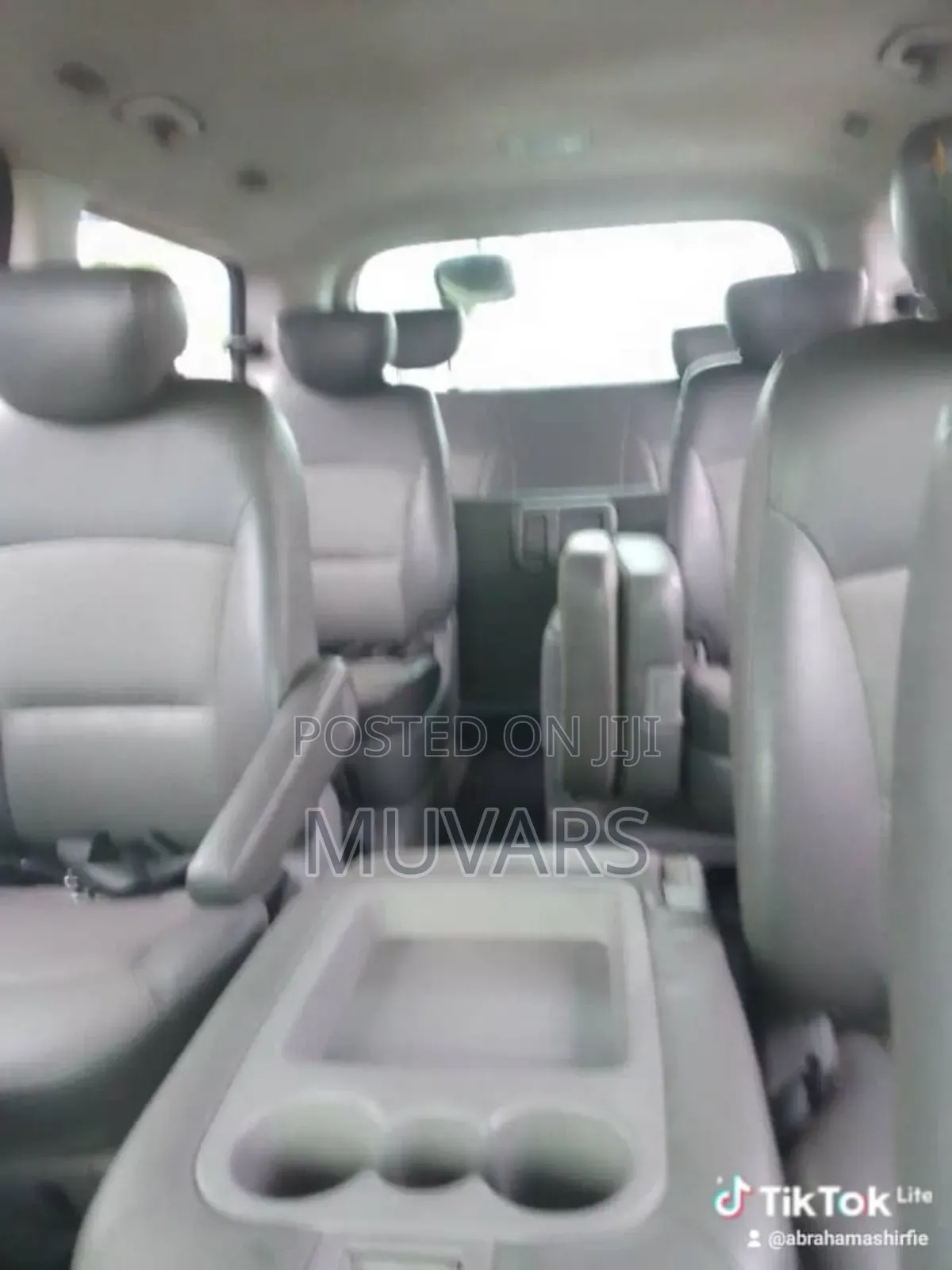 Car Rentals: Mini Van for Hire