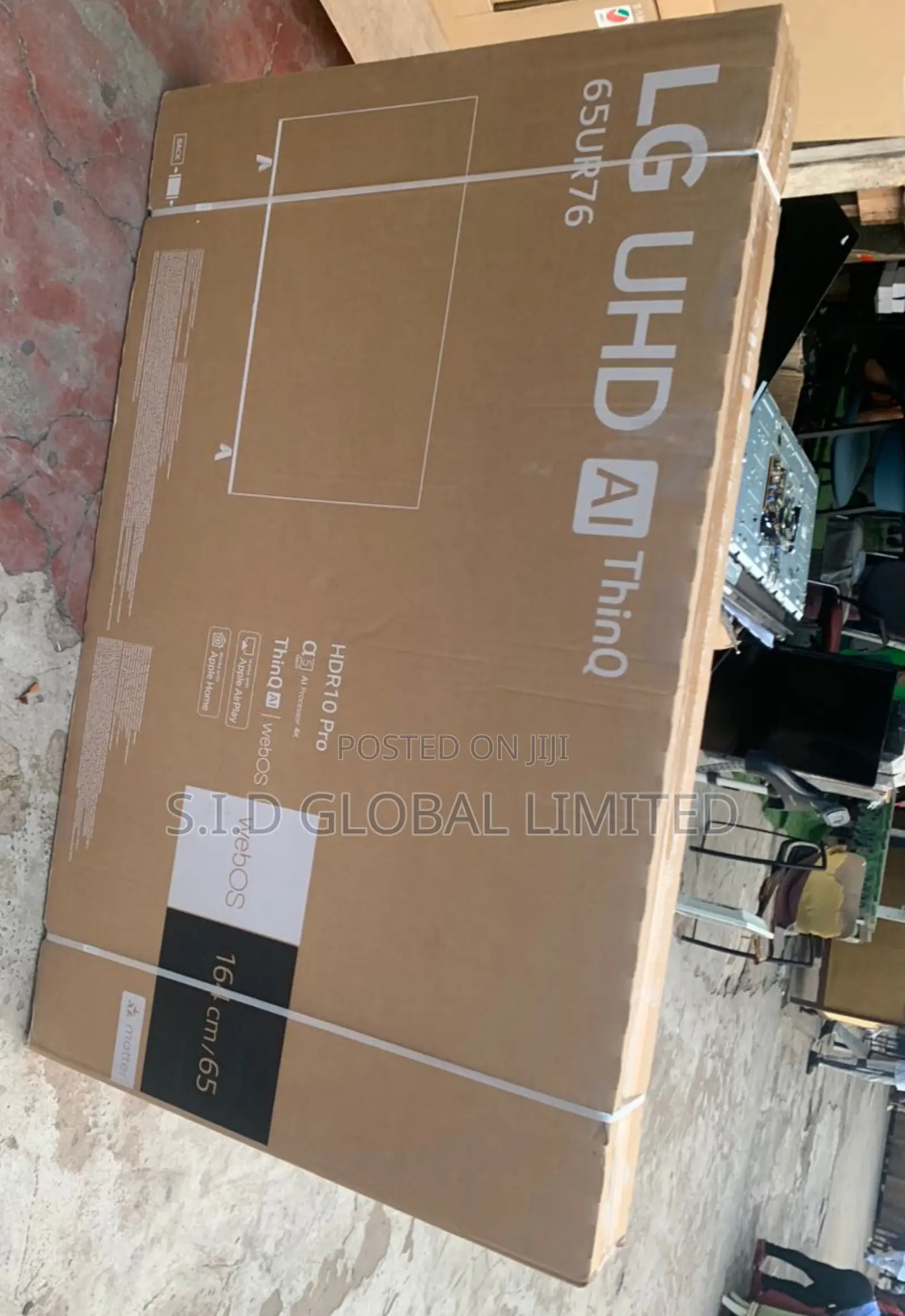 Modern Sleek LG 65ur76 65" Uhd Smart TV