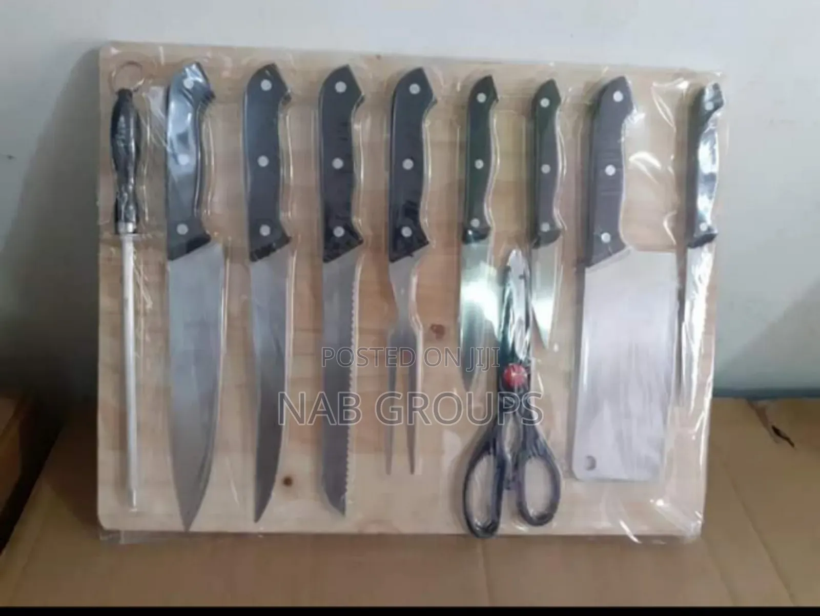 Chopping Board With Knives
