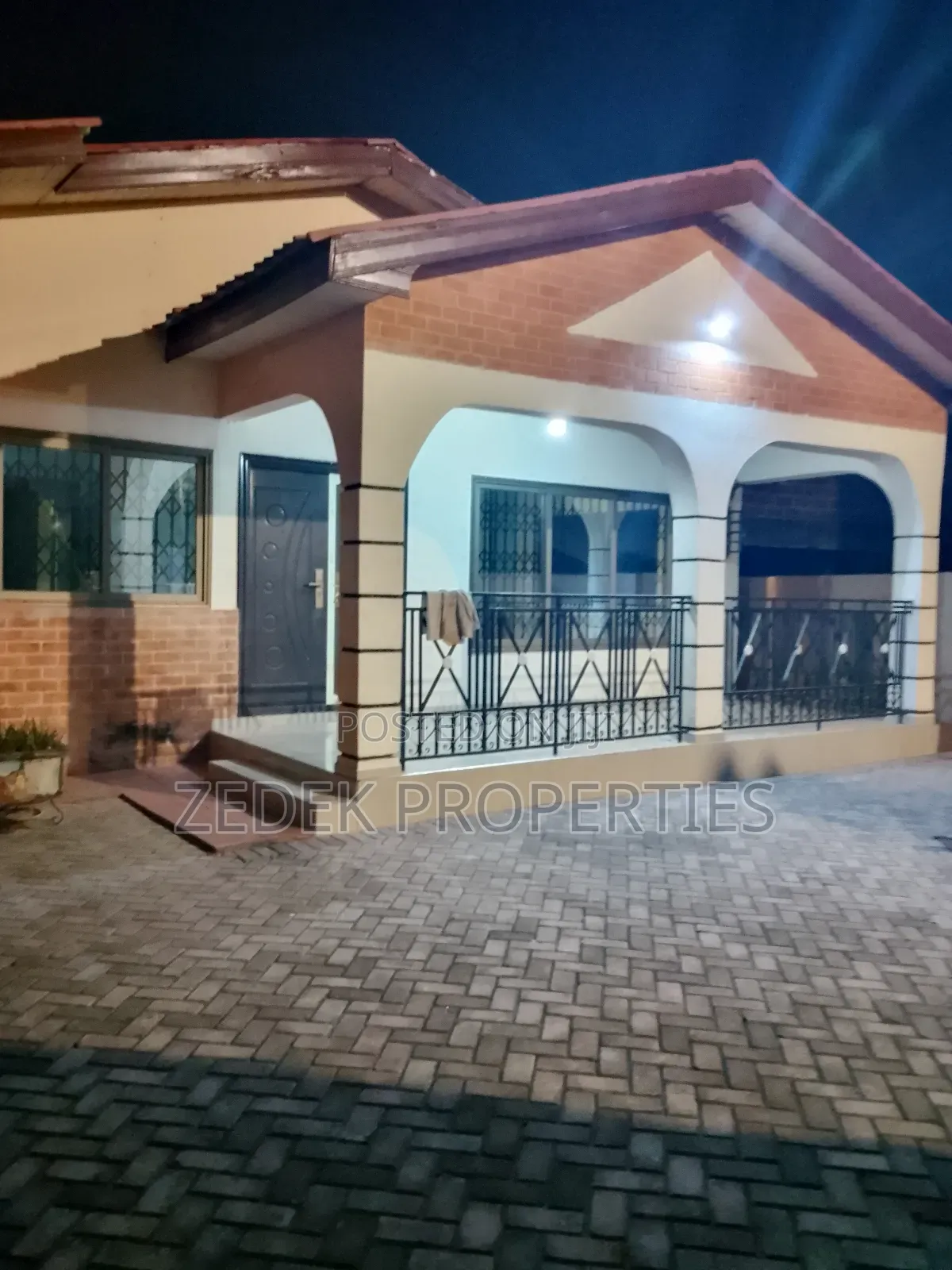 3bdrm House in Ablekuma Olebu for rent