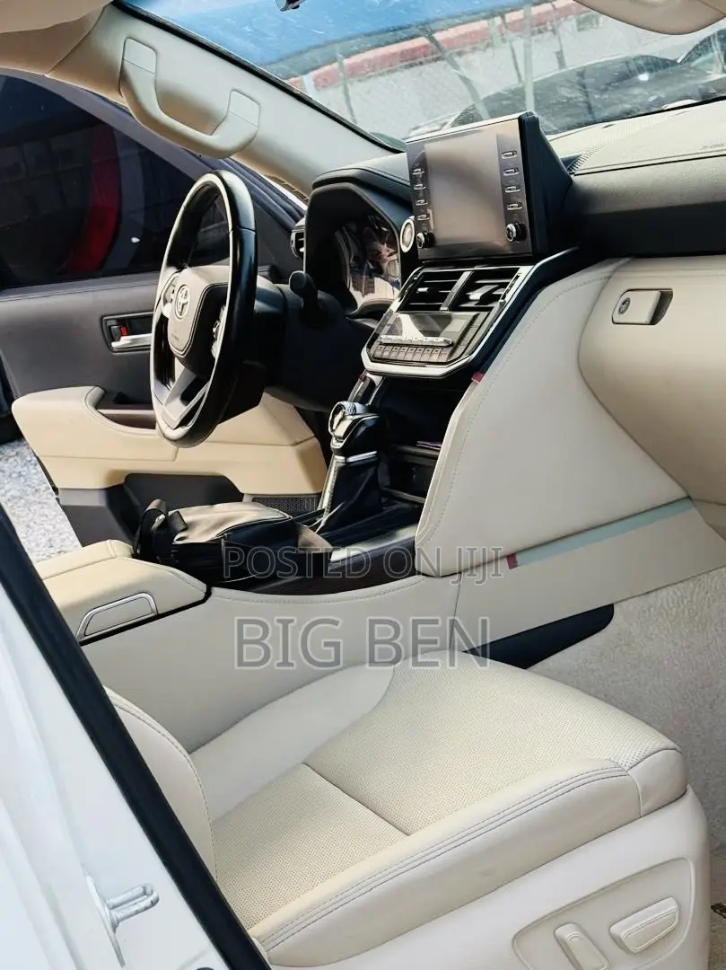 Toyota Land Cruiser 3.5 Petrol 4WD 2022 White