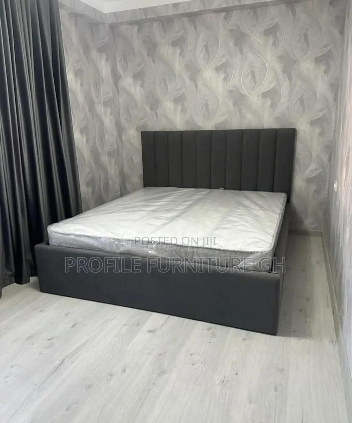 Design Dark Bedframe ( Queen Size 72x75)