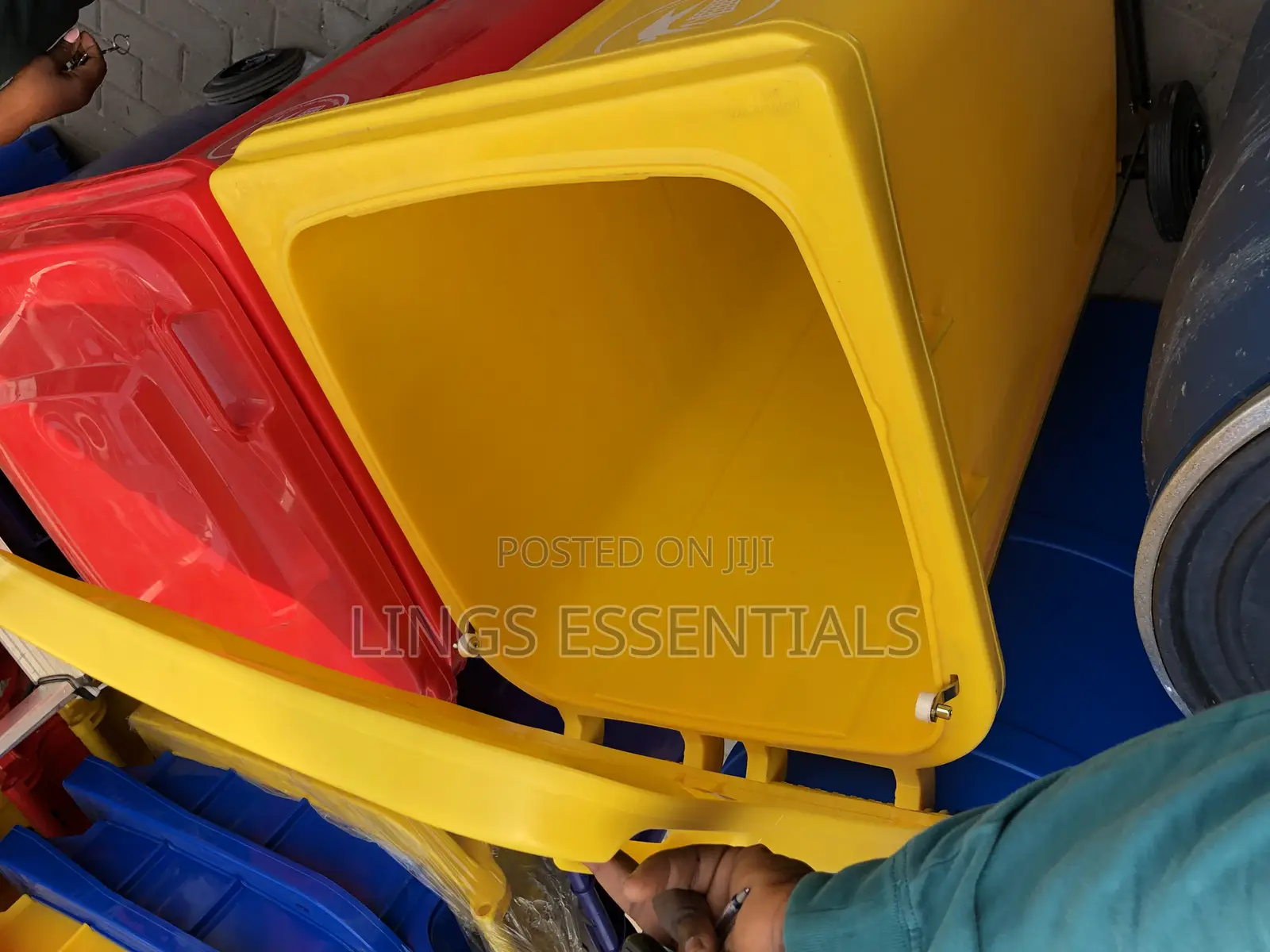 240ltr Pedal Dustbin
