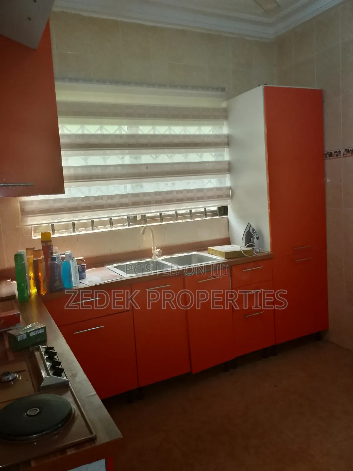 4bdrm Apartment in Ablekuma for rent