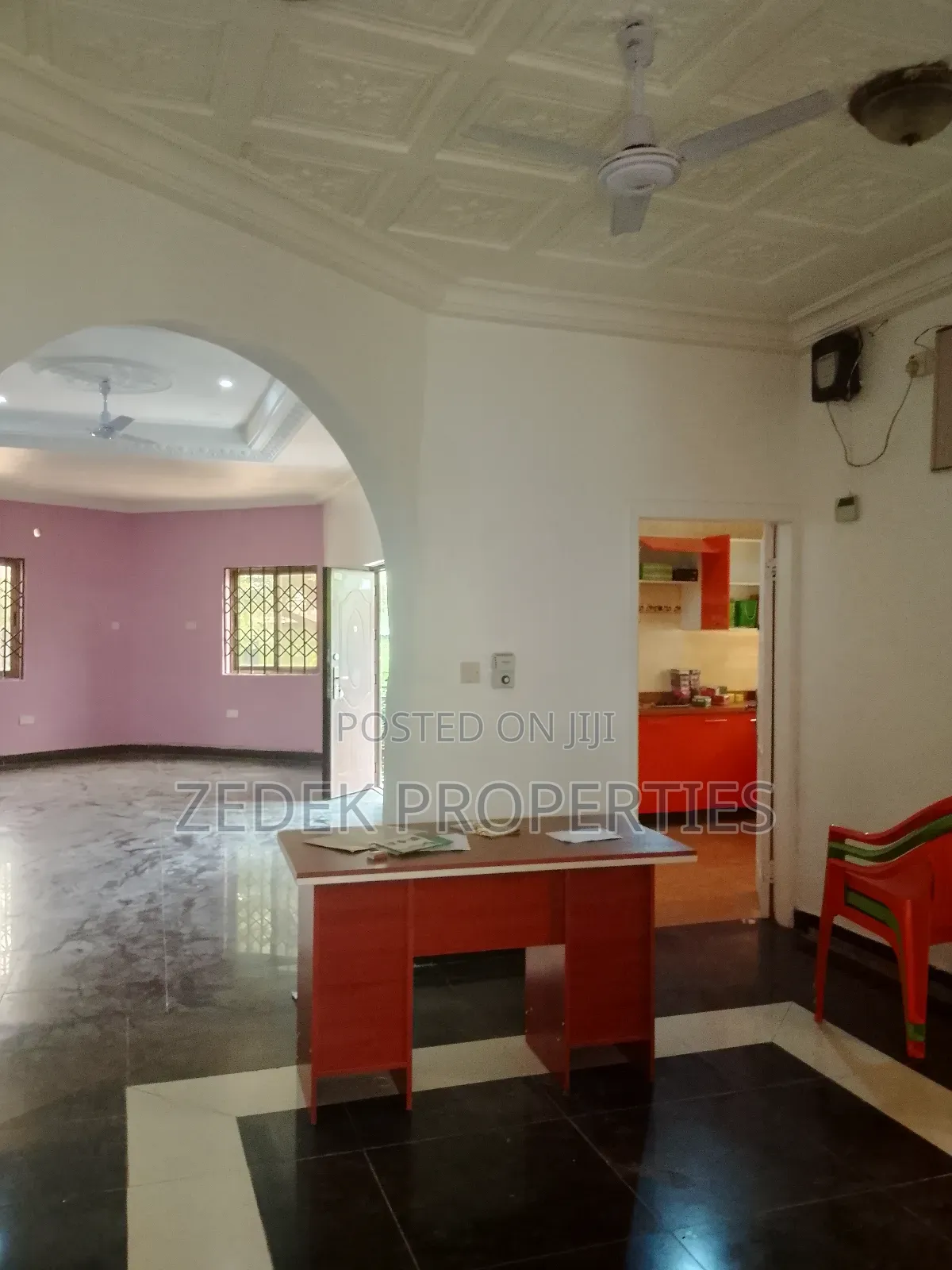 4bdrm Apartment in Ablekuma for rent
