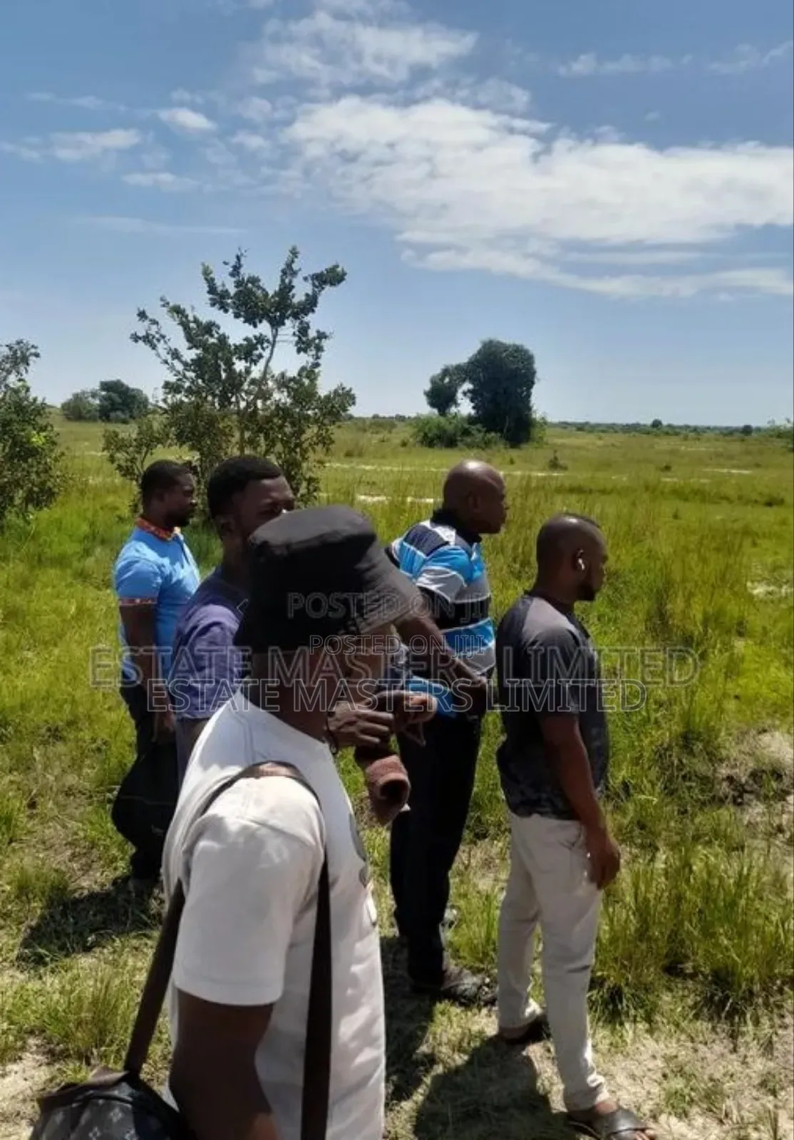 Land Close to Nature and a Developing Estate Community,Pram