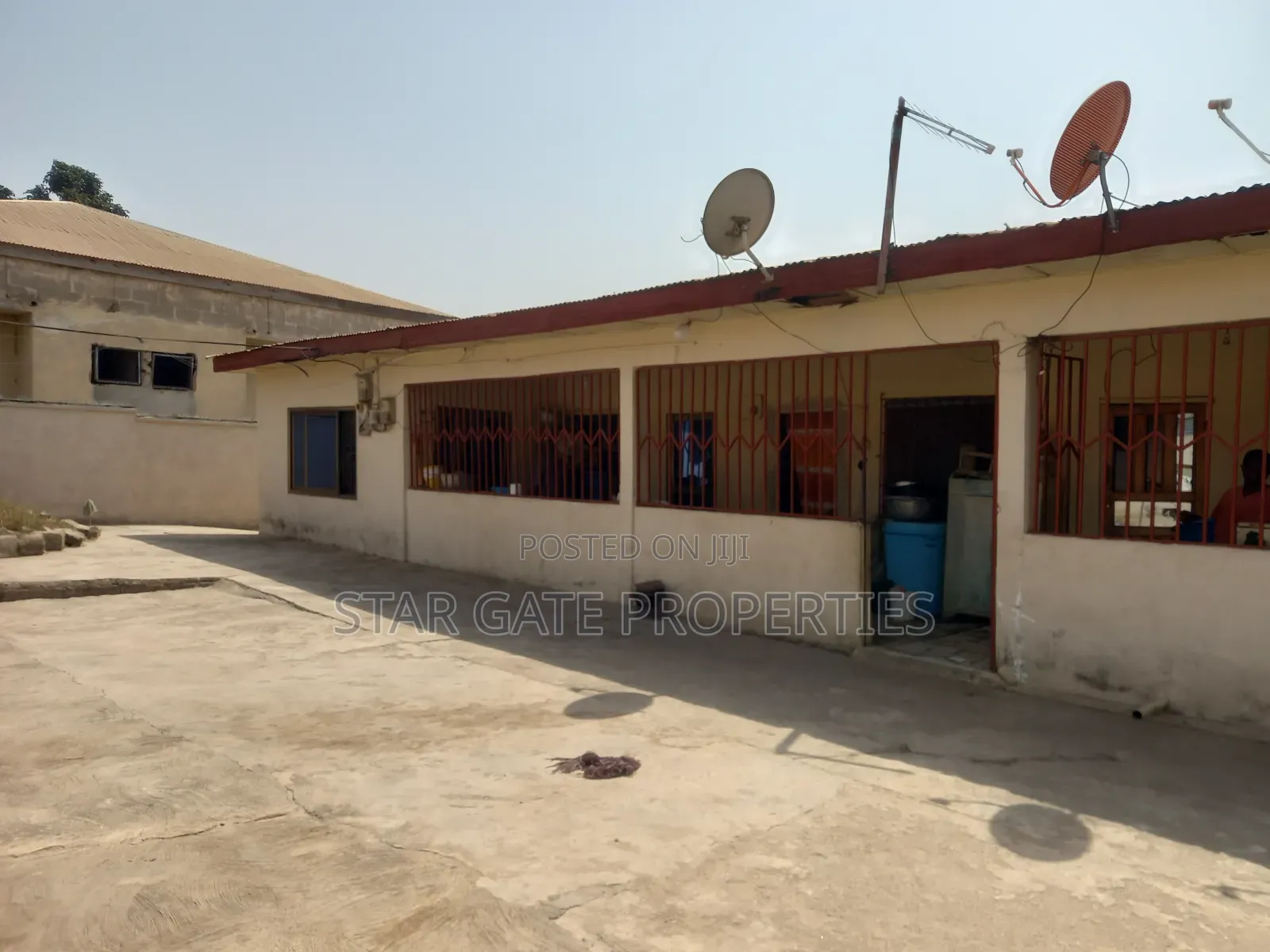5bdrm House in Kenyasi Abrem, Kumasi Metropolitan for sale