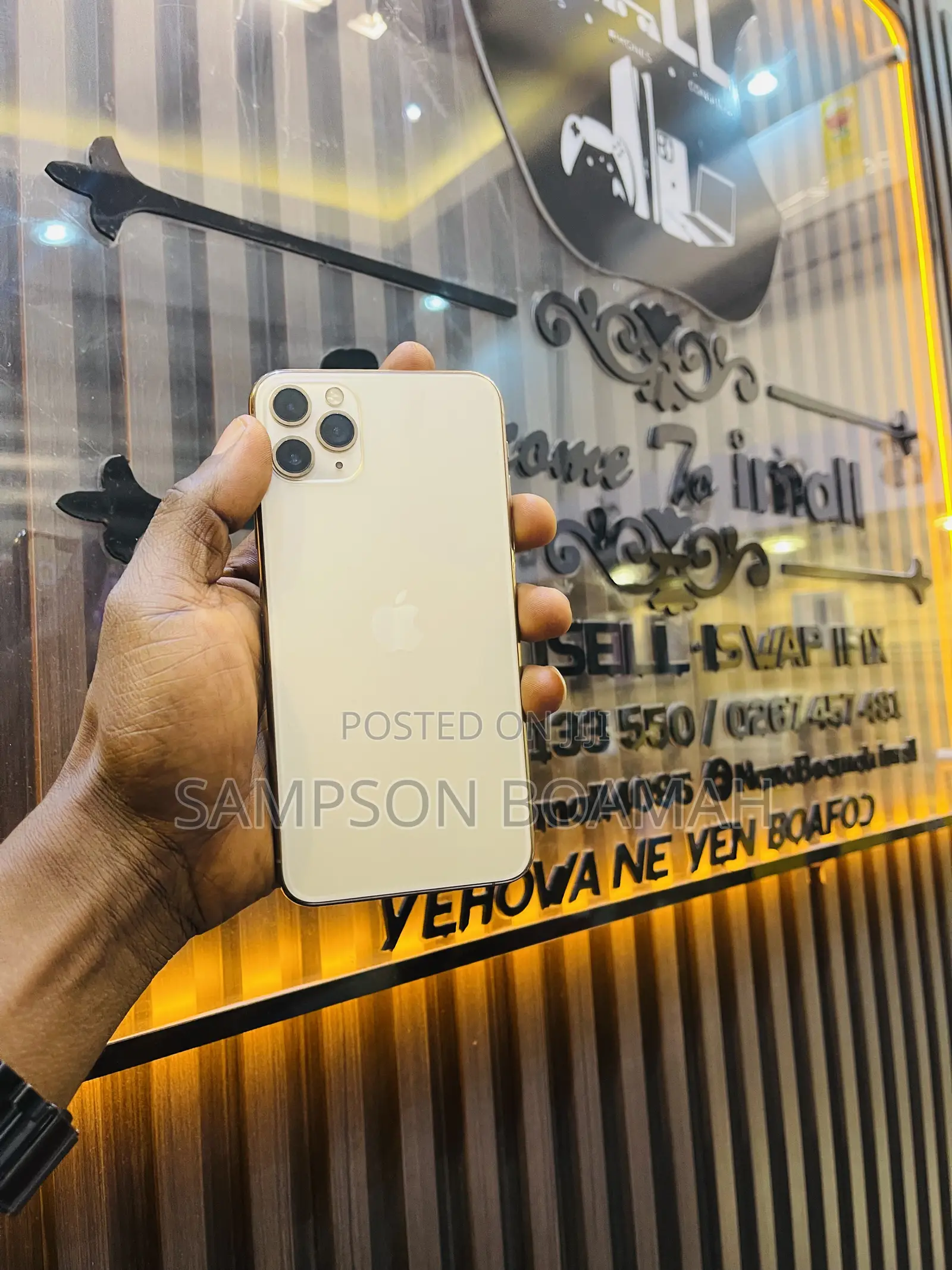 New Apple iPhone 11 Pro Max 64 GB Gold