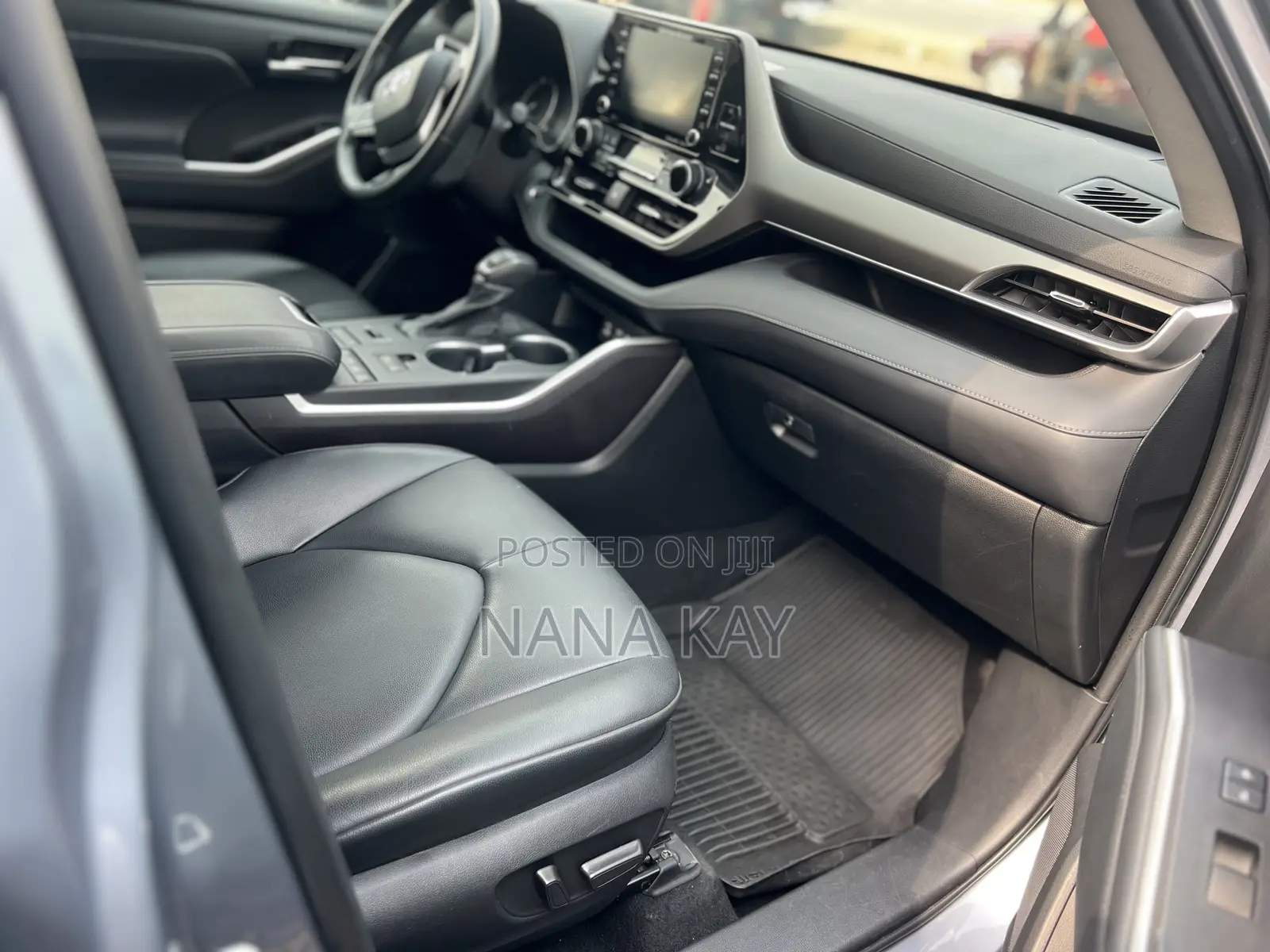 Toyota Highlander XLE 2022 Blue