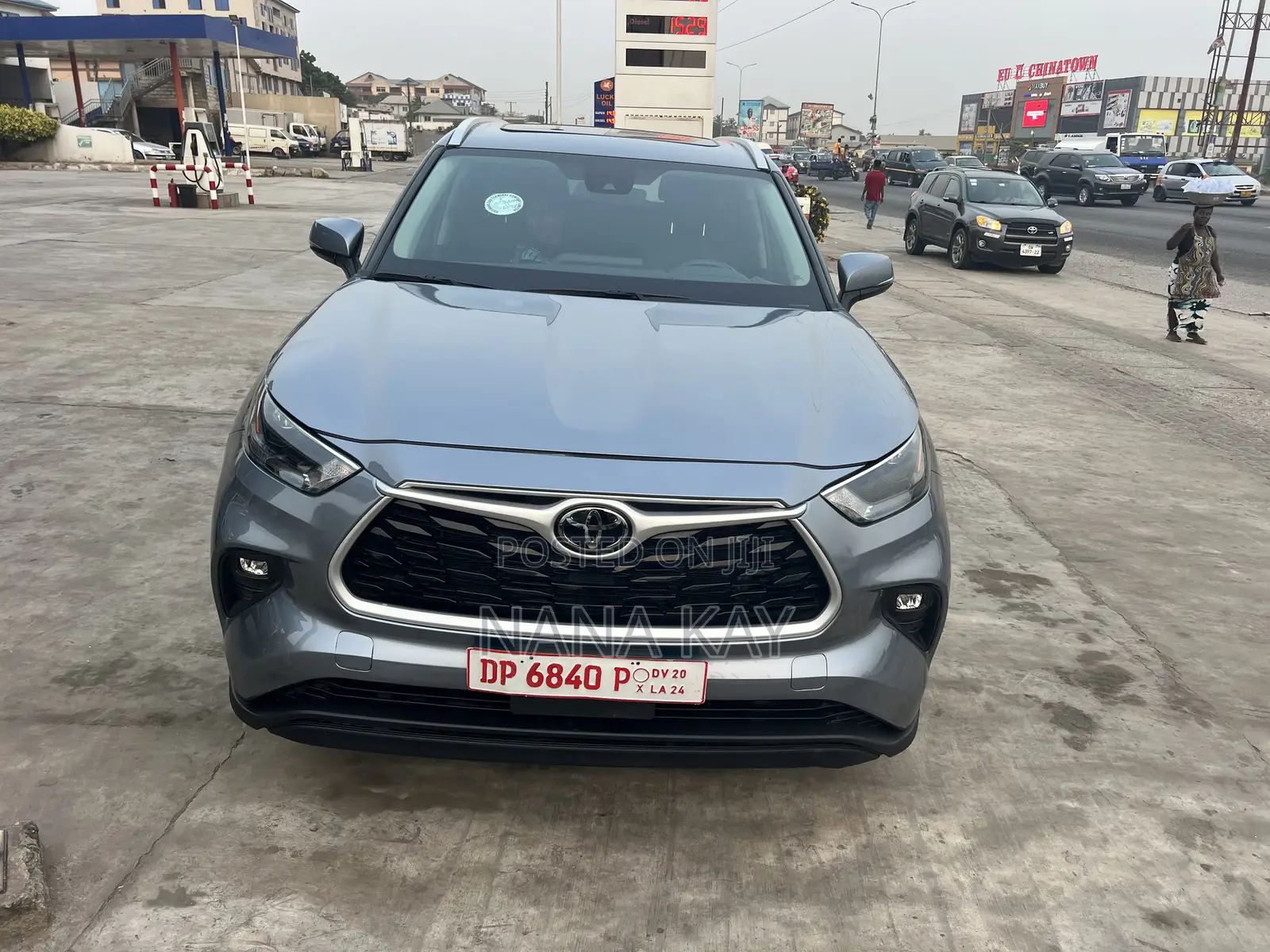 Toyota Highlander XLE 2022 Blue