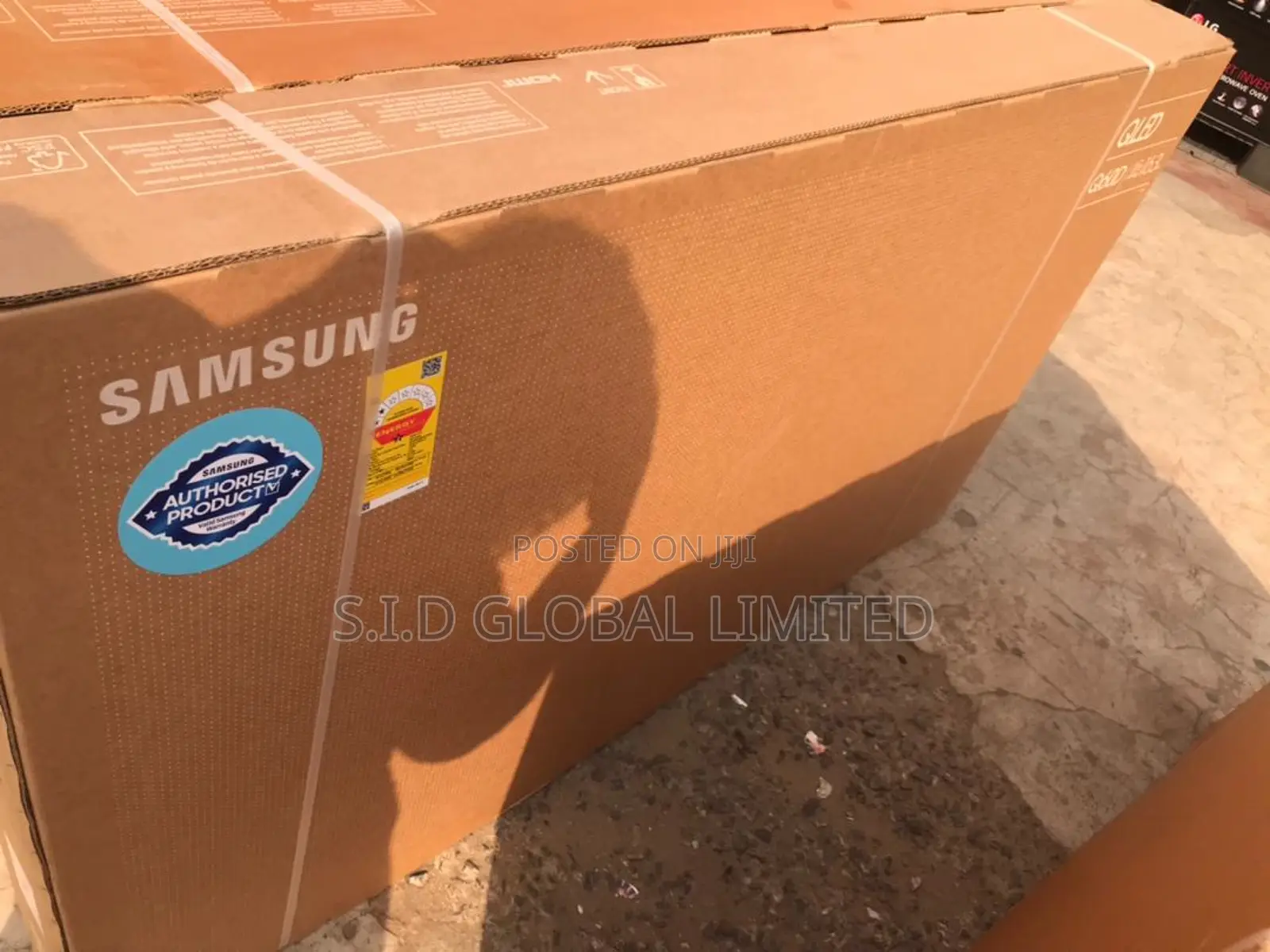 Cinematic Scale With 65'' QLED Q60D Tizenos Smart TV 2024