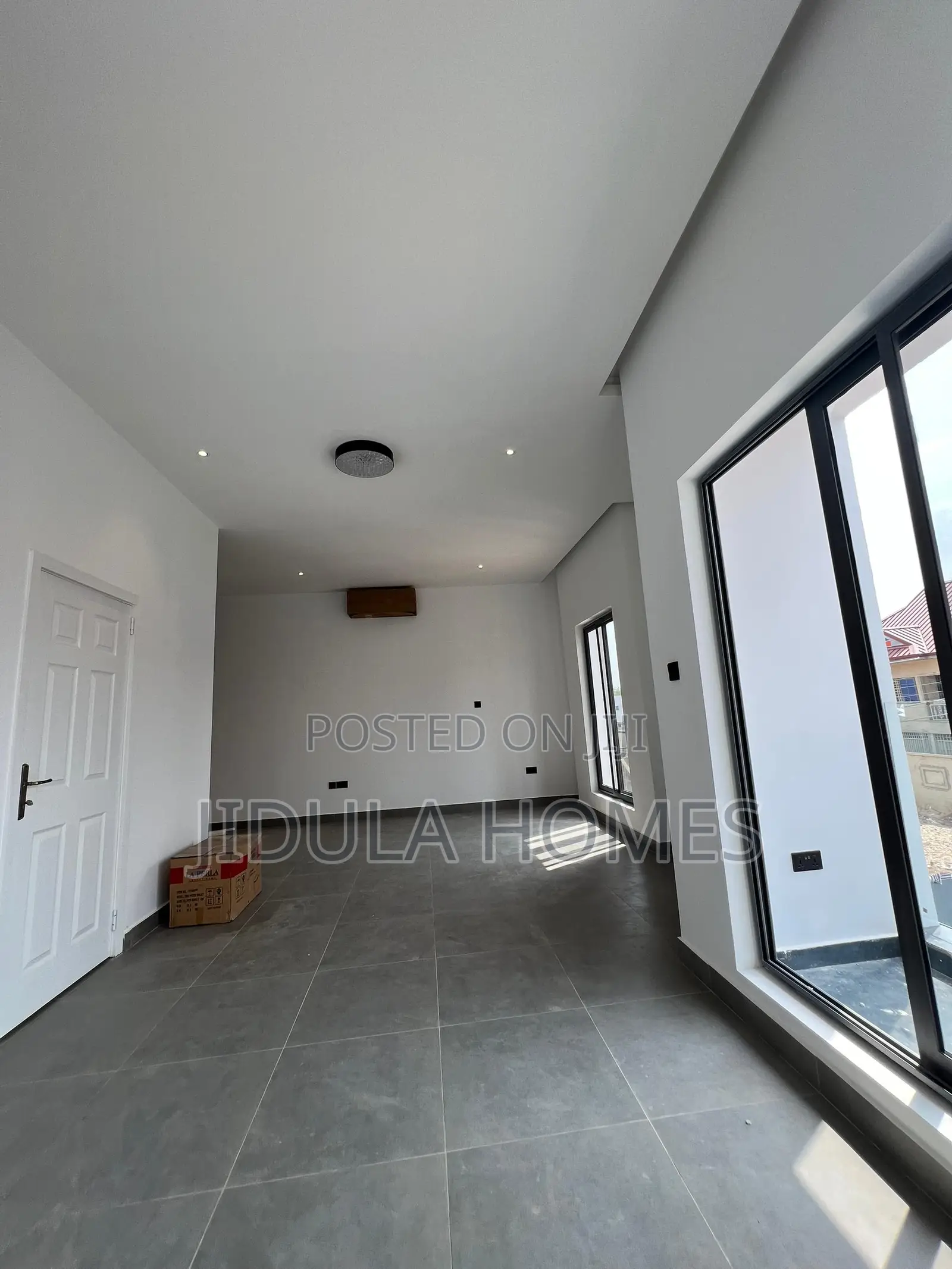 3bdrm Duplex in Oyarifa for sale