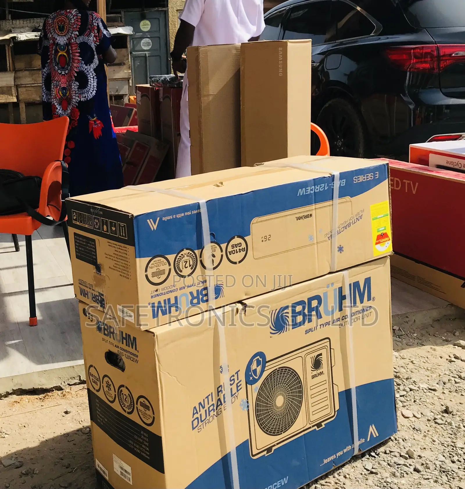 Non-Inverter White 1.5 Horsepower Split Gas Bruhm AC