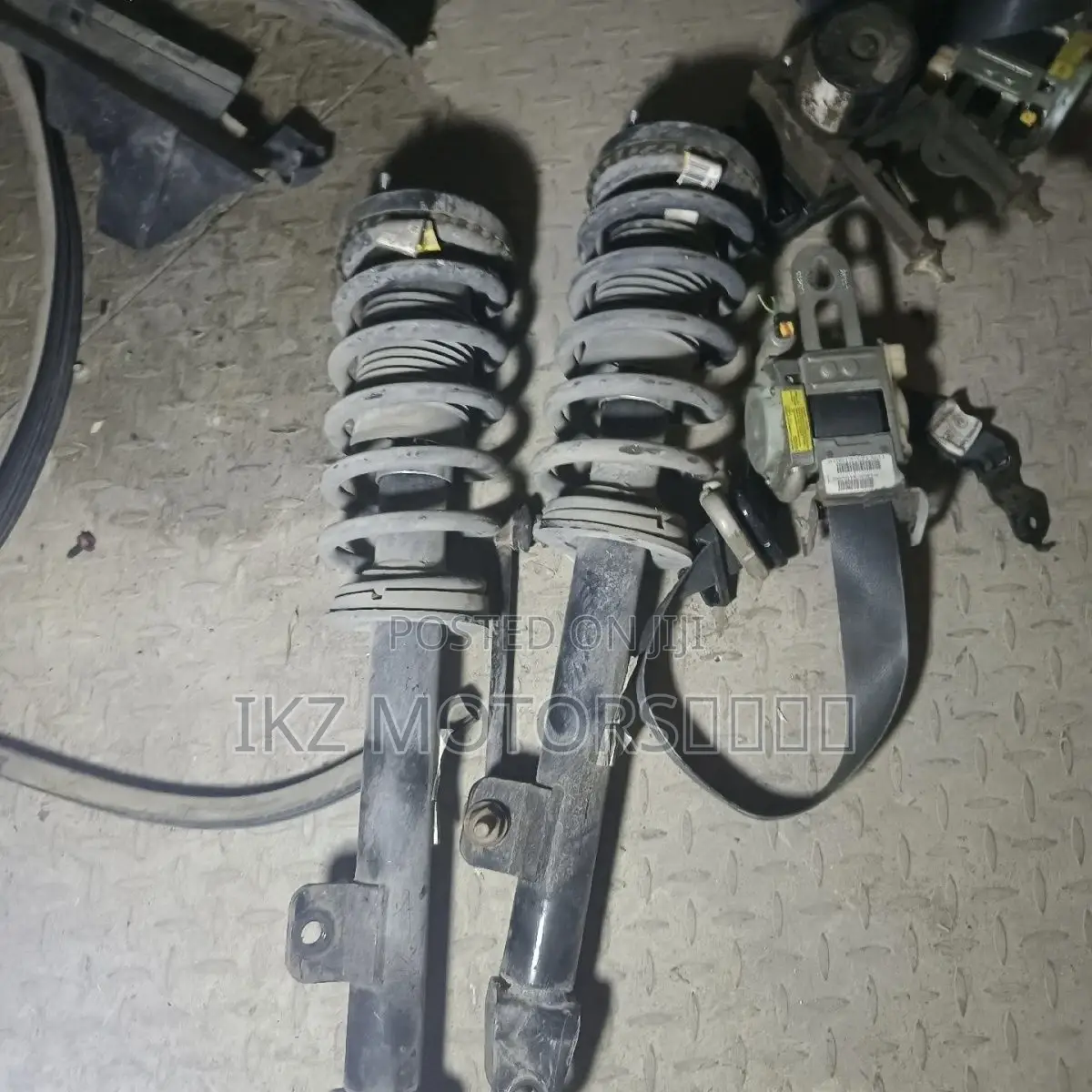 Chrysler 300 Front Shocks