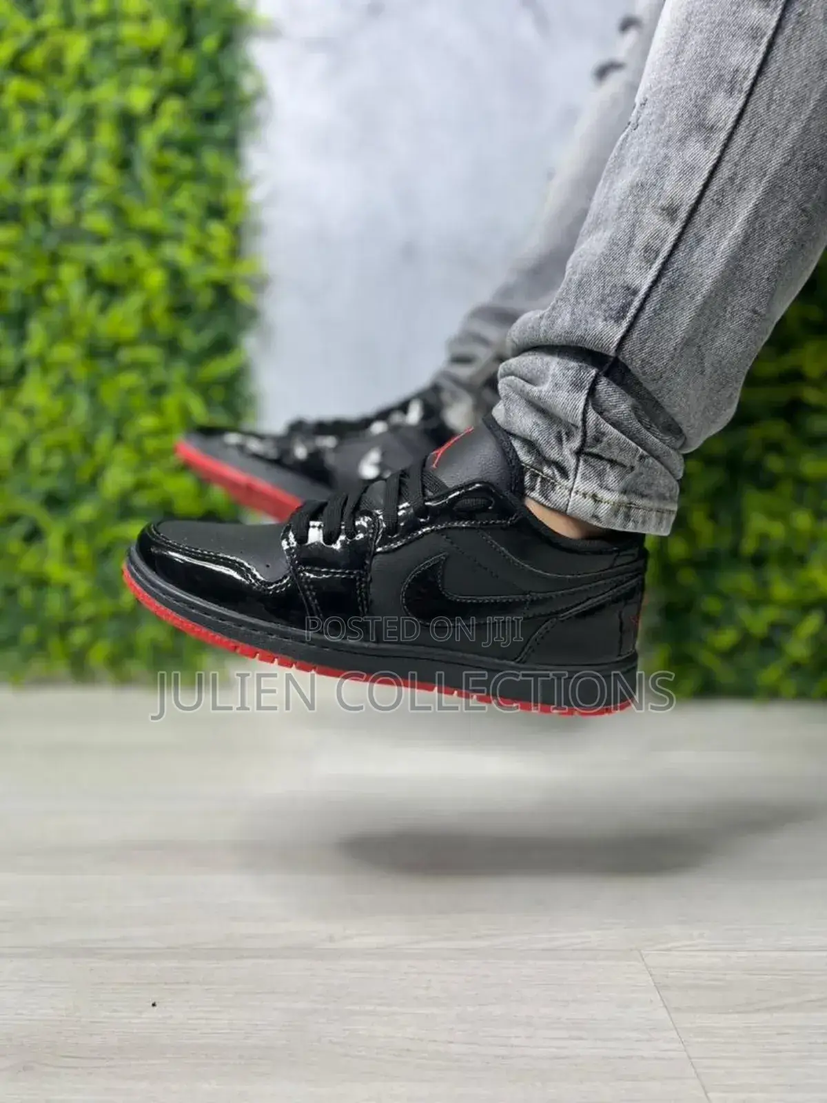 Jordan Retro 1 Black Mirro