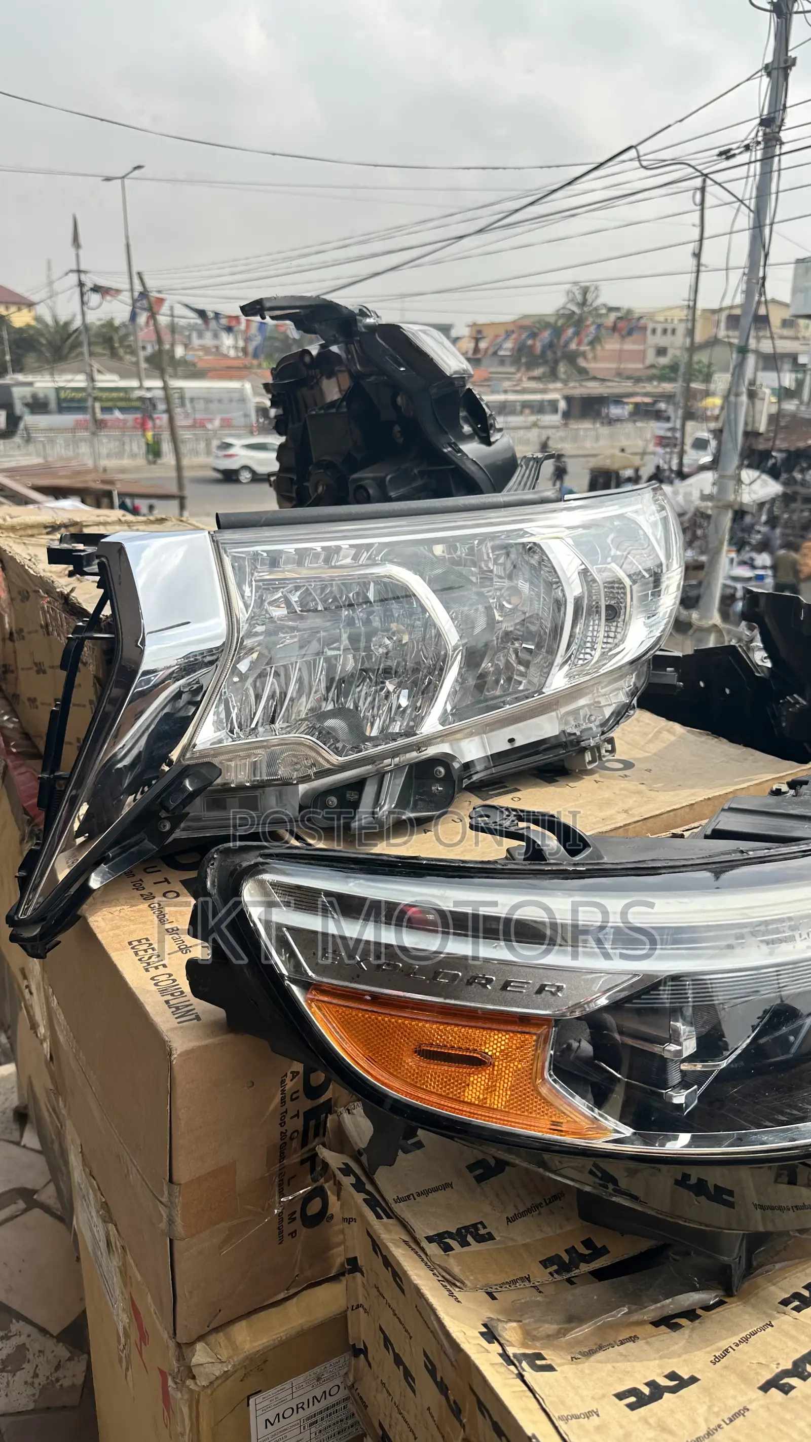 Toyota Land Cruiser Prado Headlight Pair 2017,2018,2019,2020
