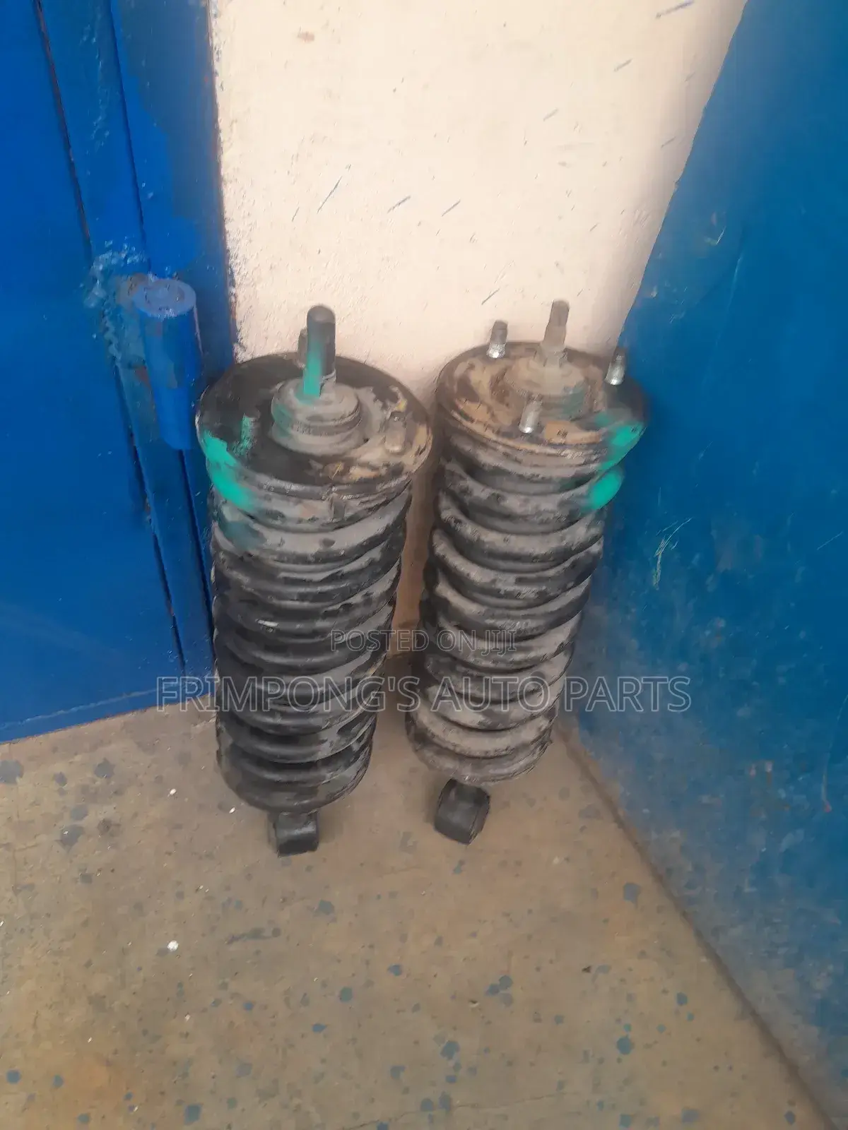 Nissan Pathfinder or Nissan Navara 2008 to 2012 Front Shocks