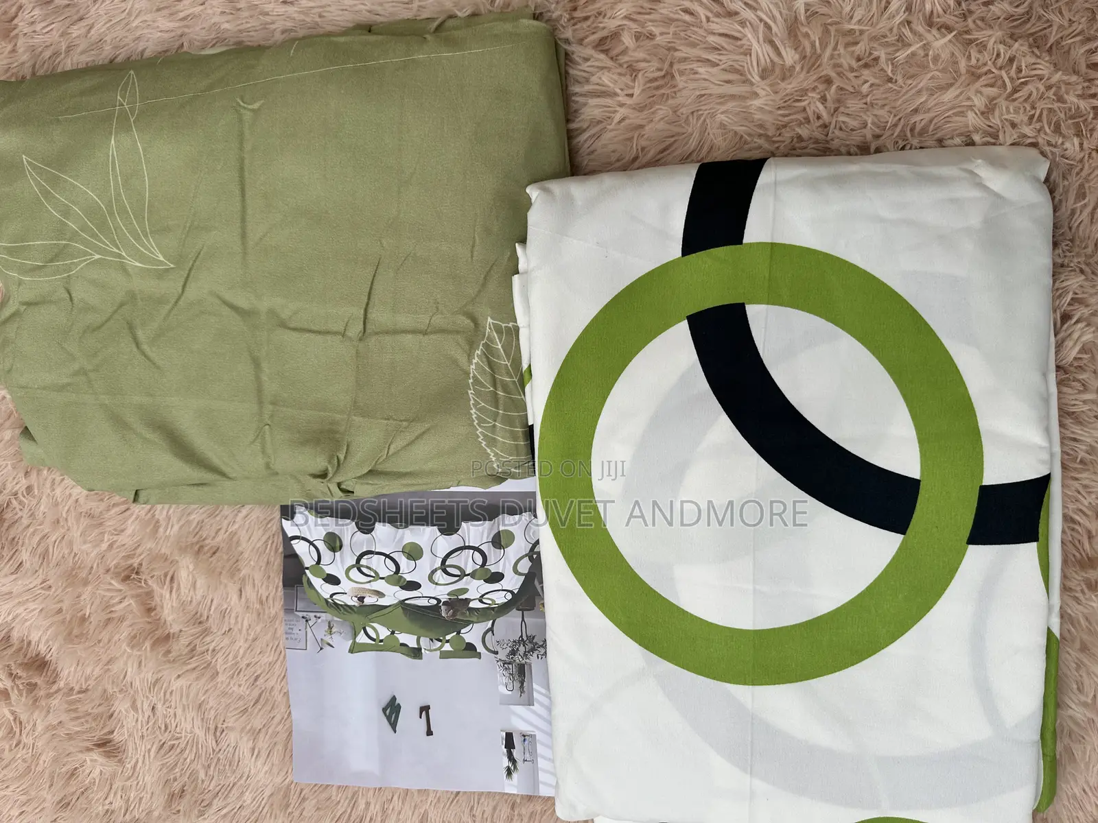 Green and White Bedsheet Set
