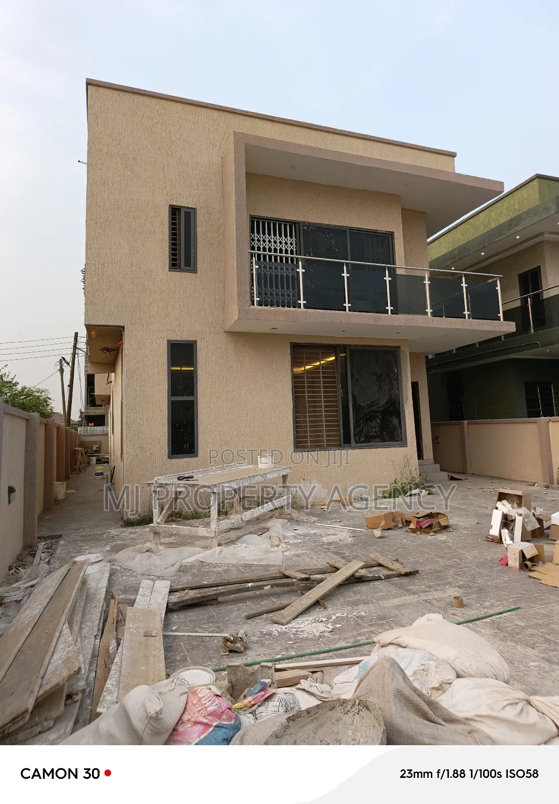 6bdrm Duplex in Hfc Estate, Tema Metropolitan for rent