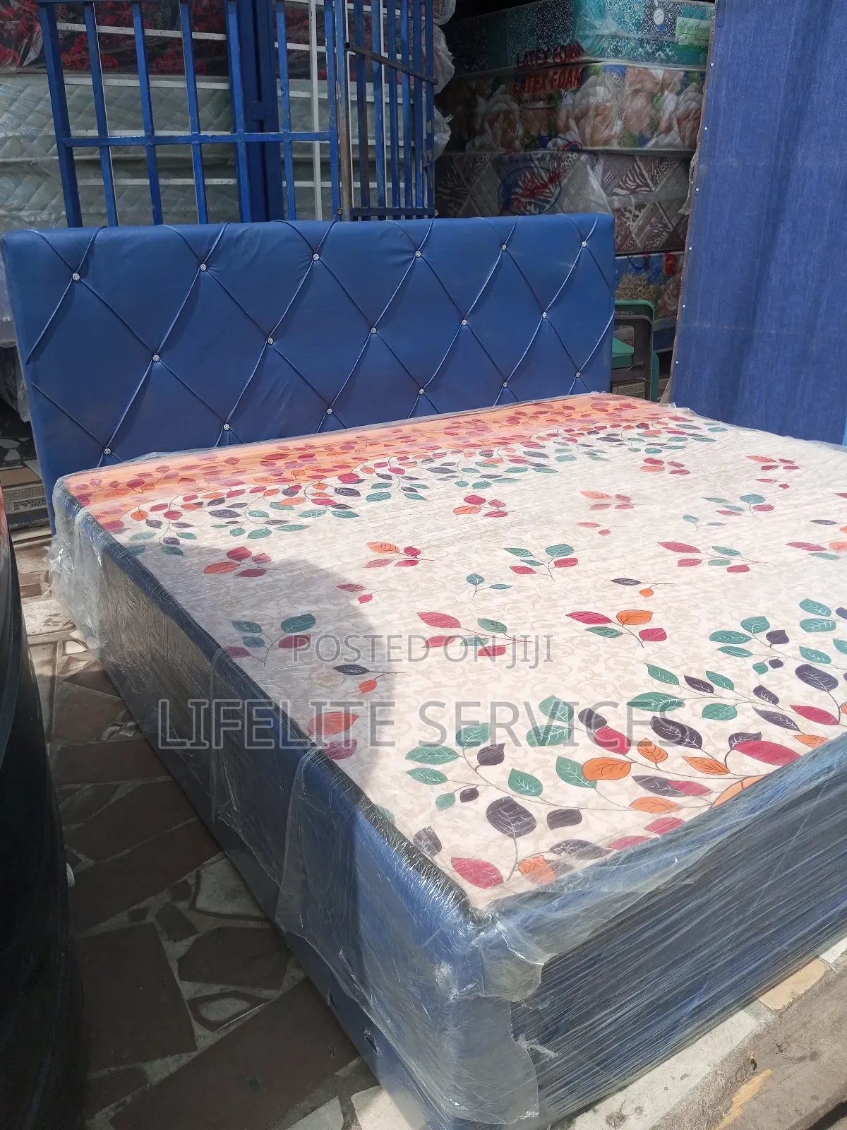Bed Foam Built-in < King Size