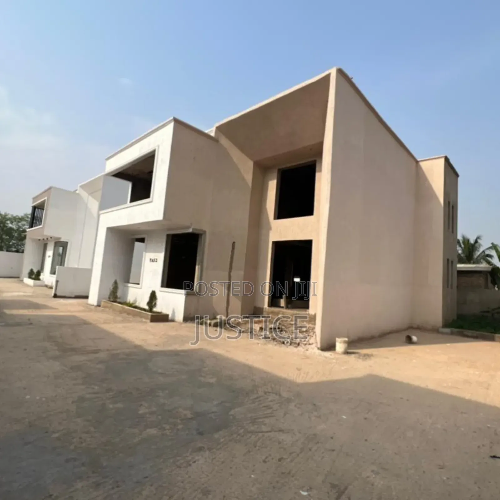 4bdrm Duplex in Ablekuma, Manhean for sale