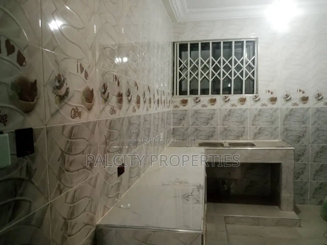 2bdrm Apartment in Kenyase Abrem, Kumasi Metropolitan for rent