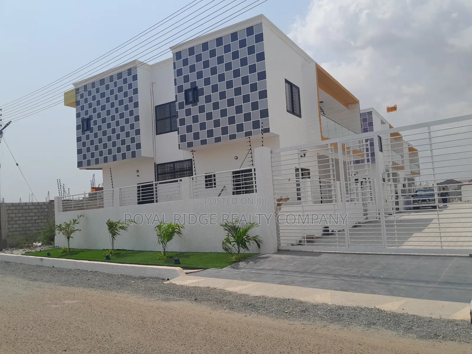 4bdrm Townhouse/Terrace in Spintex, Accra Metropolitan for sale
