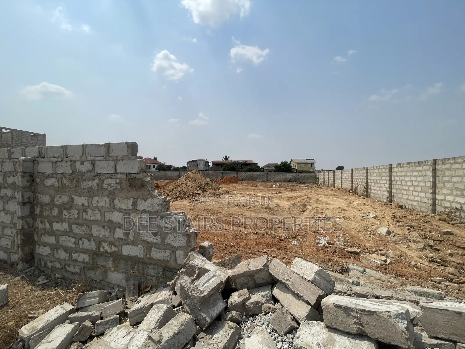 One Plot of Land for Sale at Manert Titled