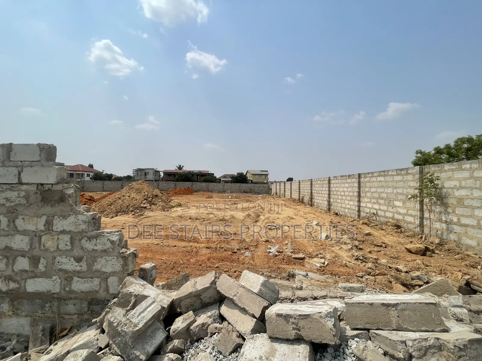 One Plot of Land for Sale at Manert Titled