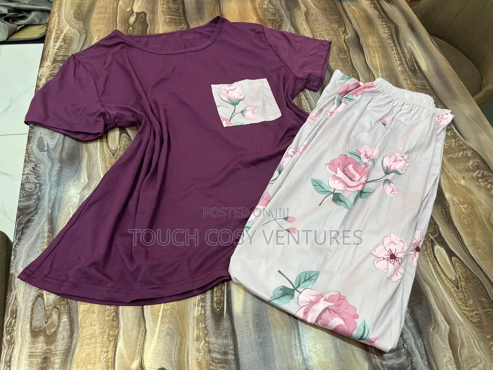 Queen Elegant Two Piece Walkabout Sleepwear