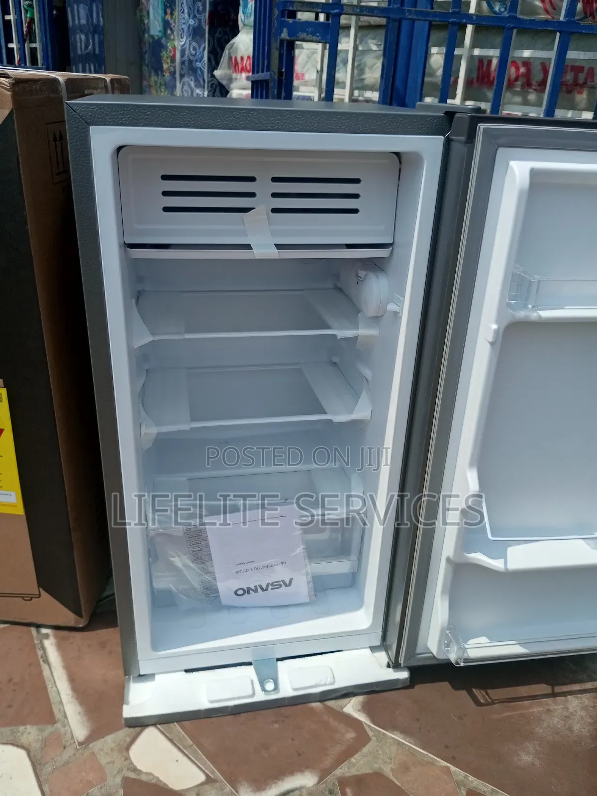 3 Stars Table Top Fridge Asano 83 Litres