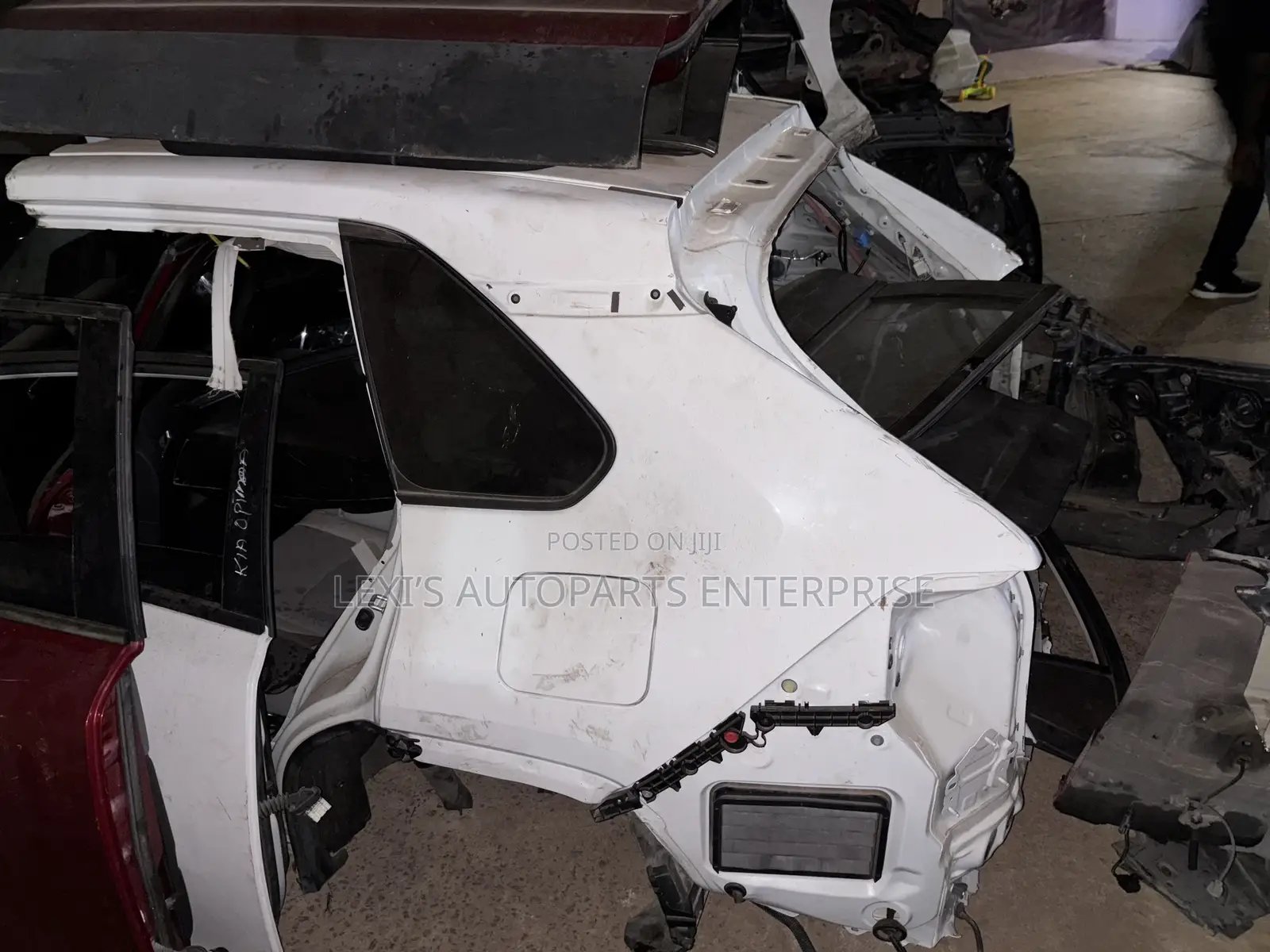 TOYOTA RAV4 2019-2021 Back Cut
