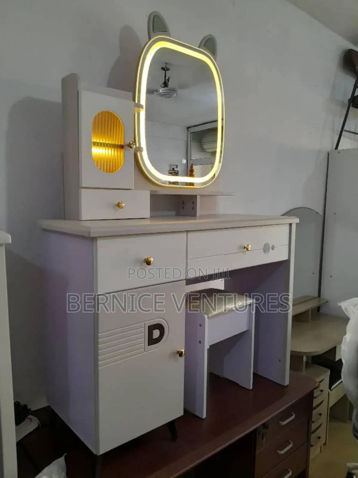 Multipurpose Led Dressing Mirror 