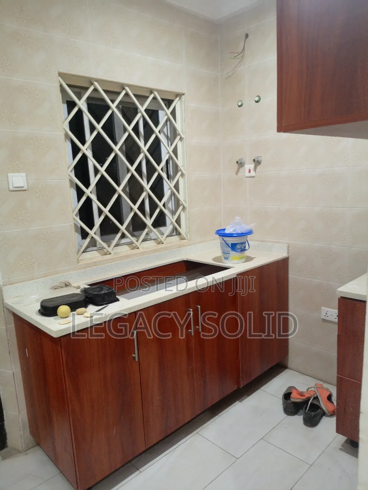 3bdrm Apartment in Legacy Solid Real, New Town for rent