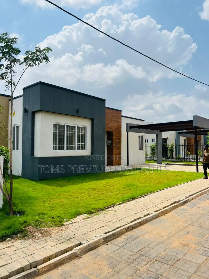 3bdrm House in Richfield, Ashaley Botwe for rent