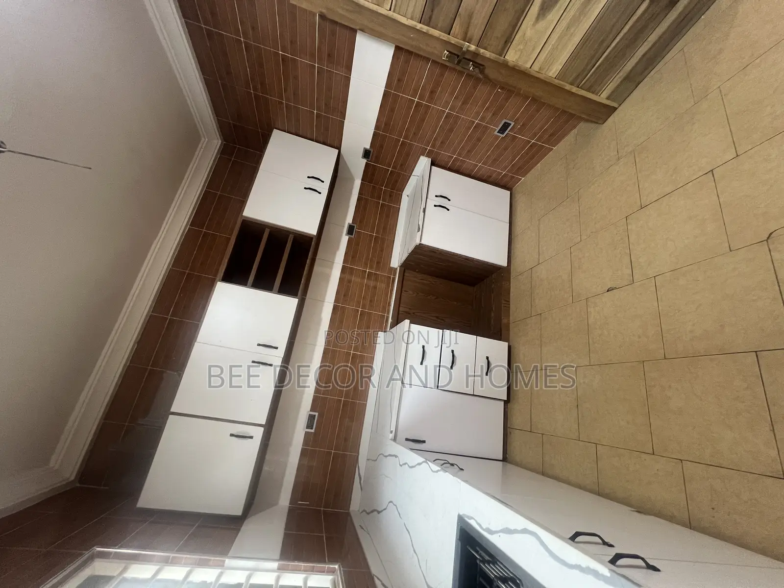 2bdrm Apartment in Bee Decor & Homes, Old Ashomang for rent