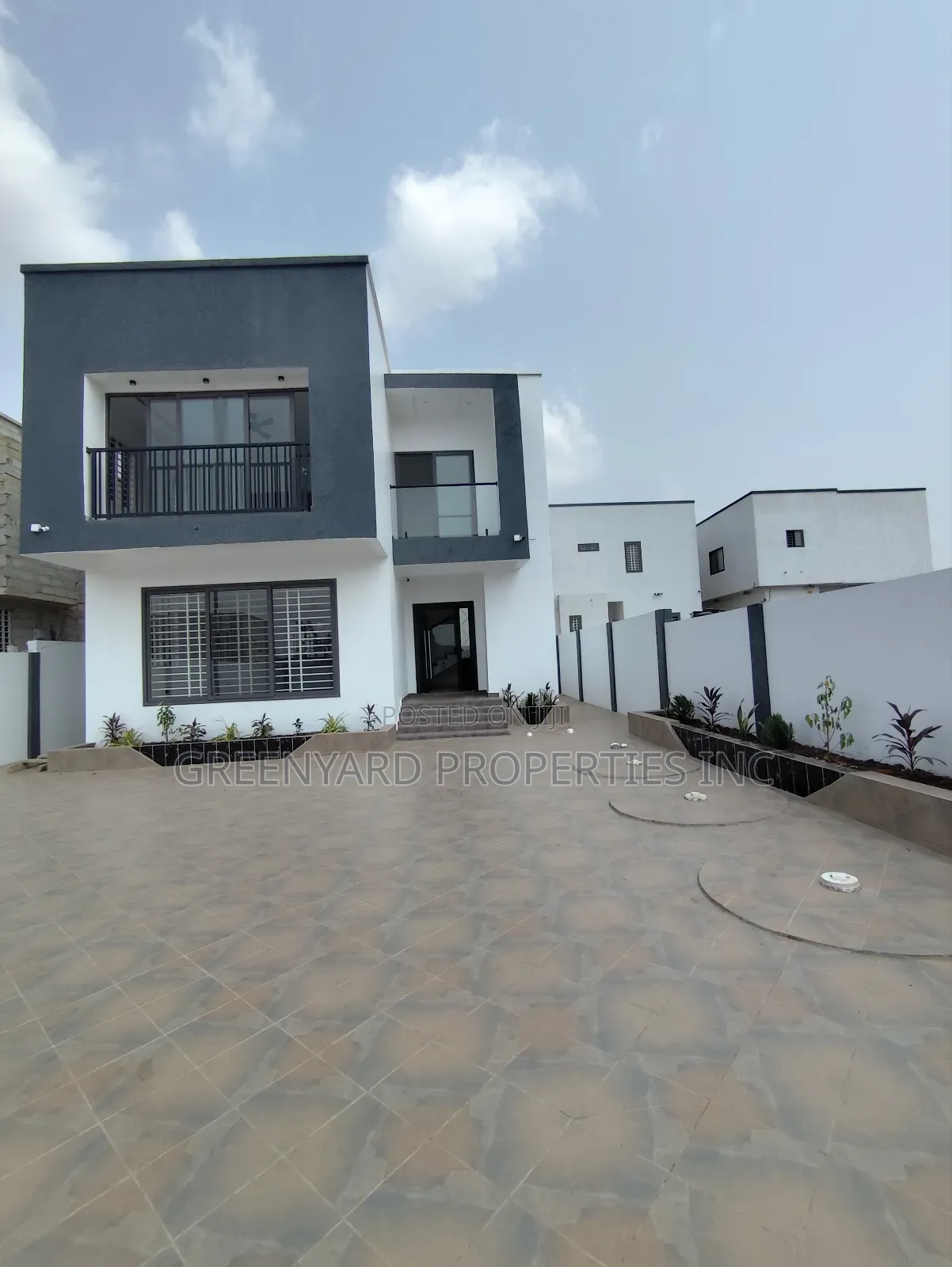 4bdrm Duplex in Ogbojo, East Legon for sale