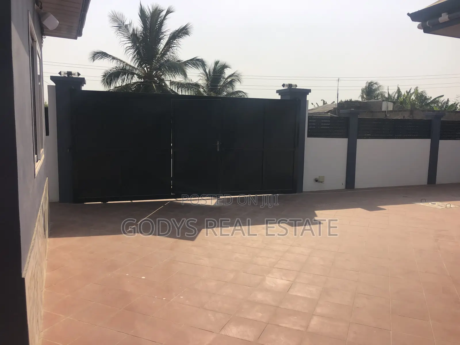 2bdrm Apartment in New Market, Kasoa for rent