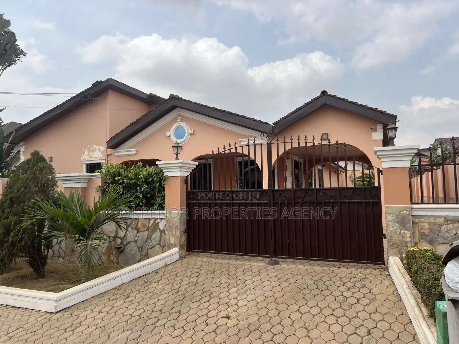 2bdrm Apartment in Emef Estate Afienya, Tema Metropolitan for rent
