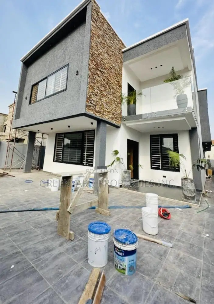 4bdrm Duplex in Lakeside, Ashaley Botwe for rent