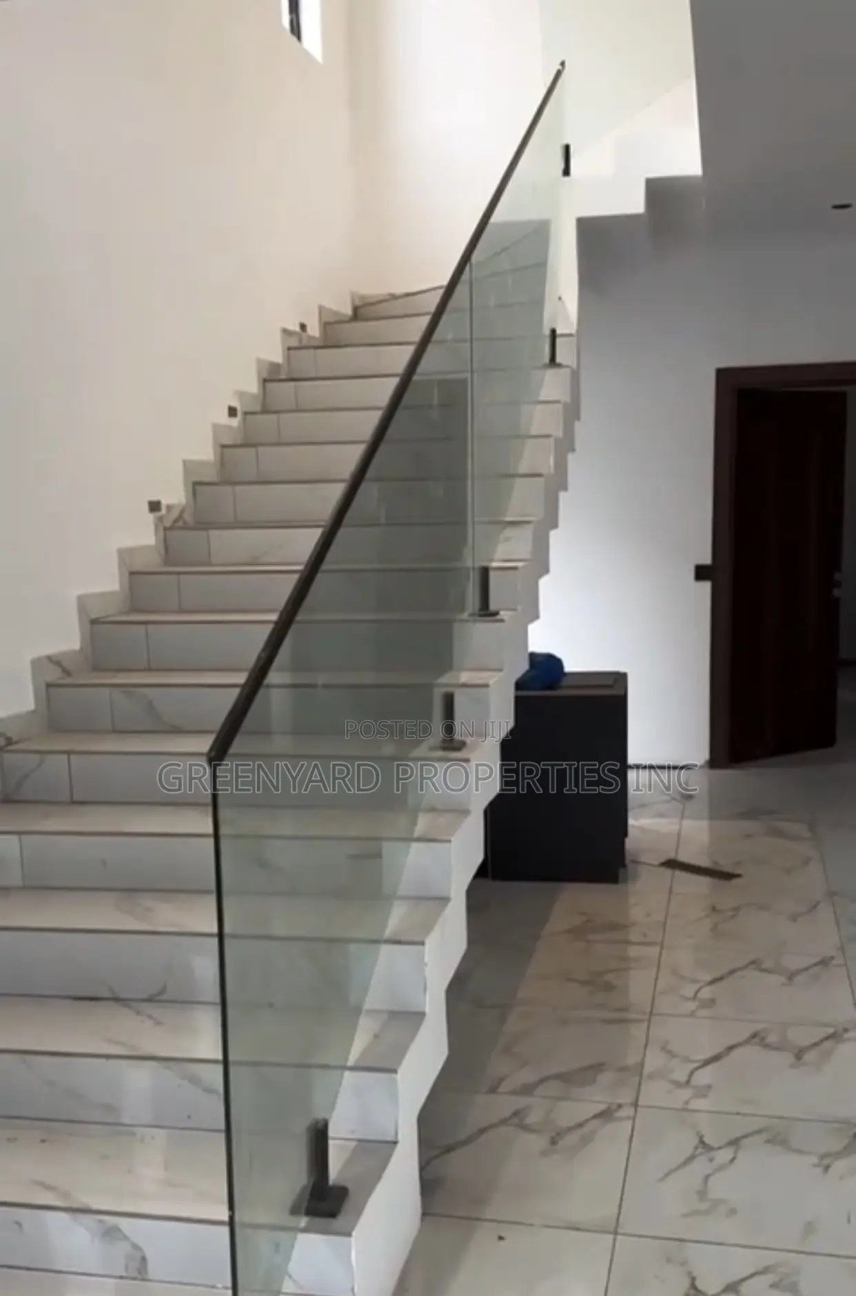 3bdrm Duplex in School Junction, Ashaley Botwe for rent