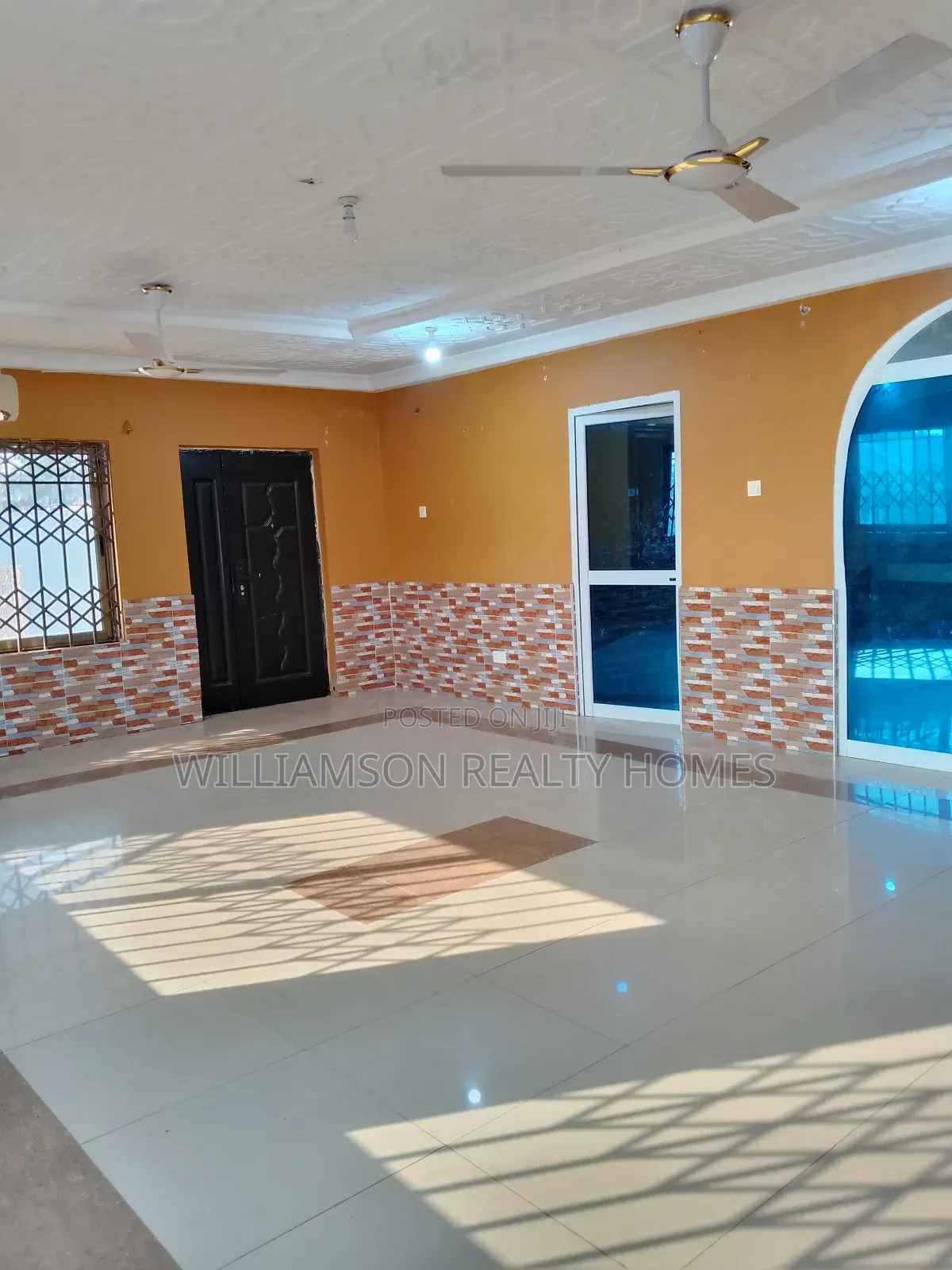 5bdrm House in Hfc Estate Area, Spintex for rent