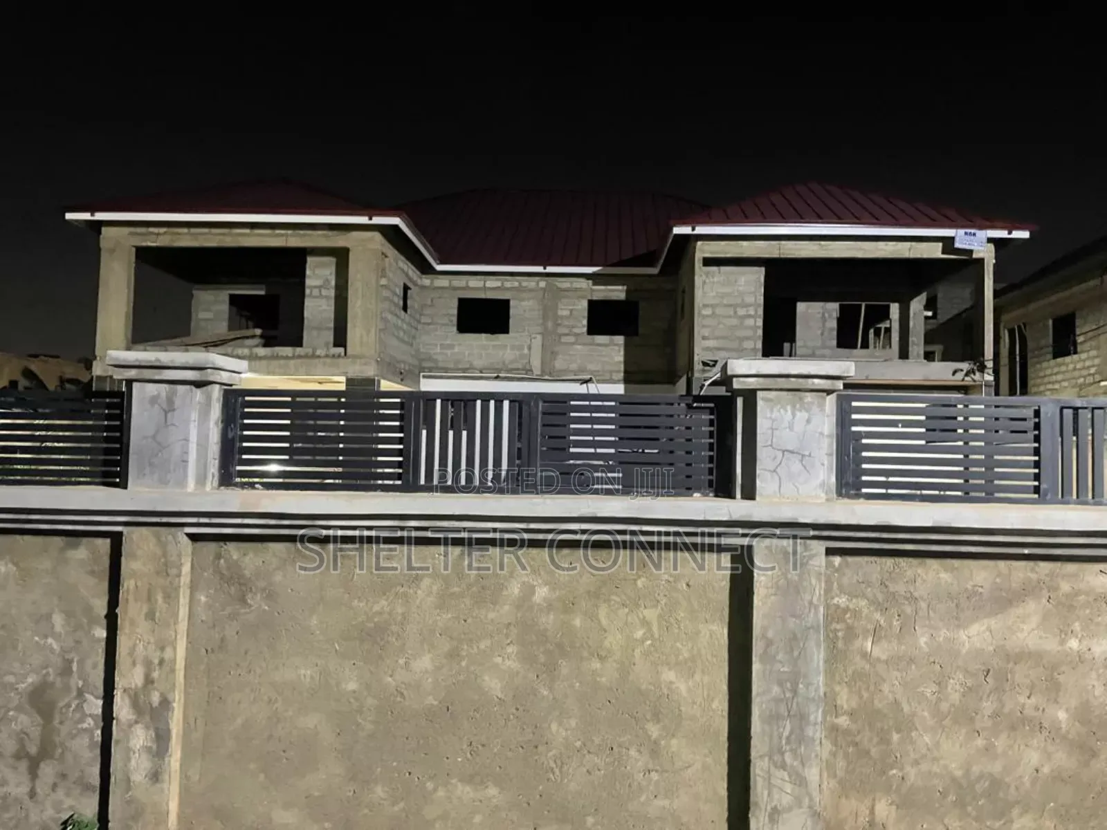 8bdrm Apartment in Pantang, Pentecost for sale