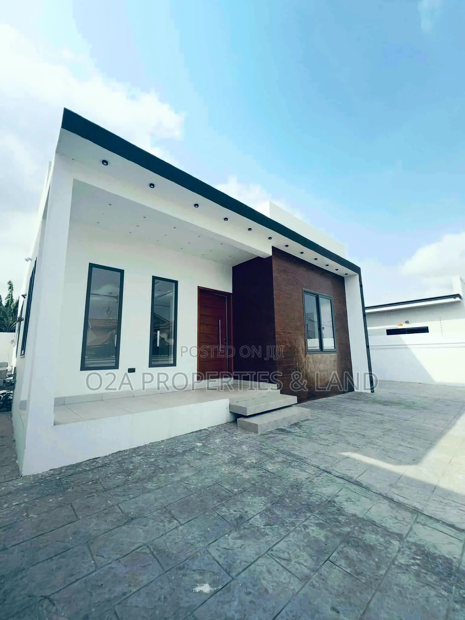 3bdrm House in Ashaley Botwe, for sale